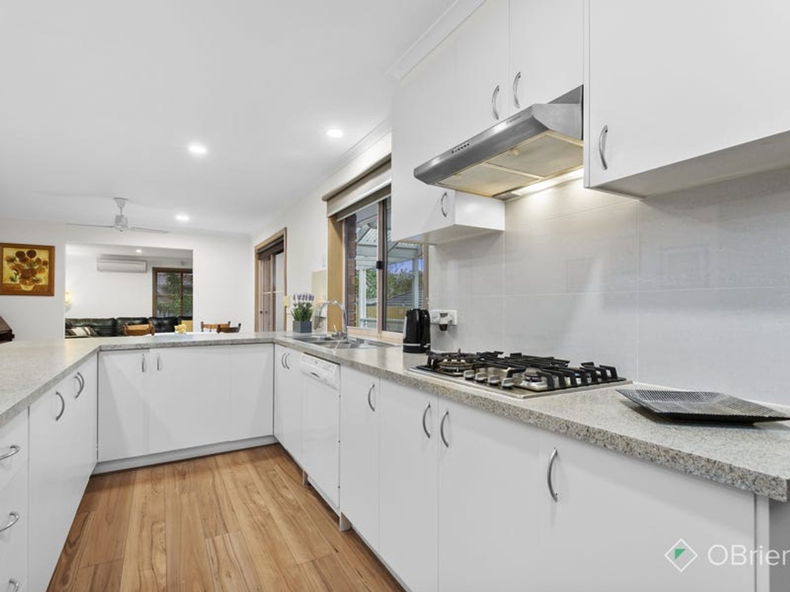 10 Maryrose Crescent, Endeavour Hills, VIC 3802, Endeavour Hills - Thumbnail 4