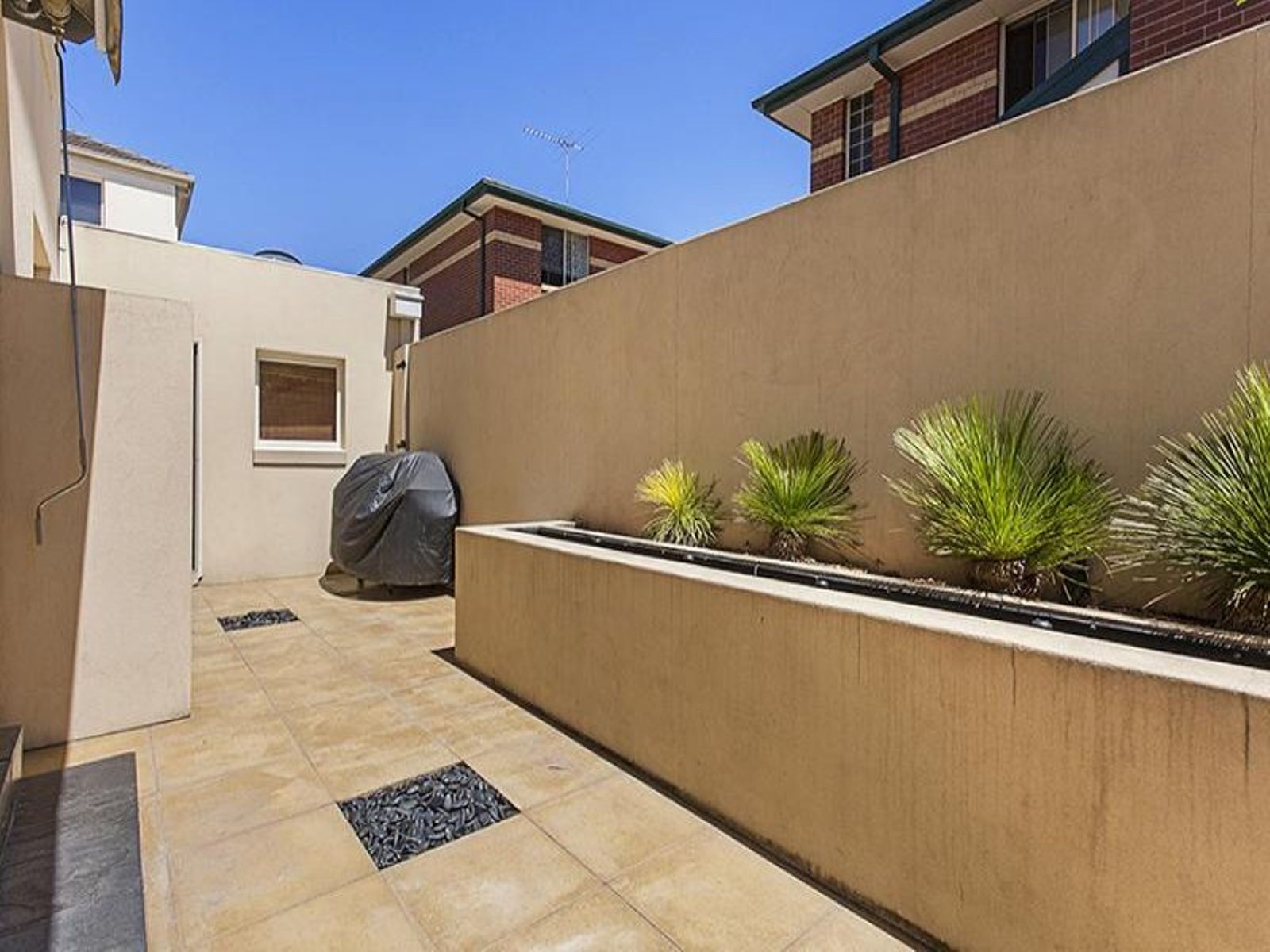 2/69 Bent St, Moonee Ponds - Thumbnail 3