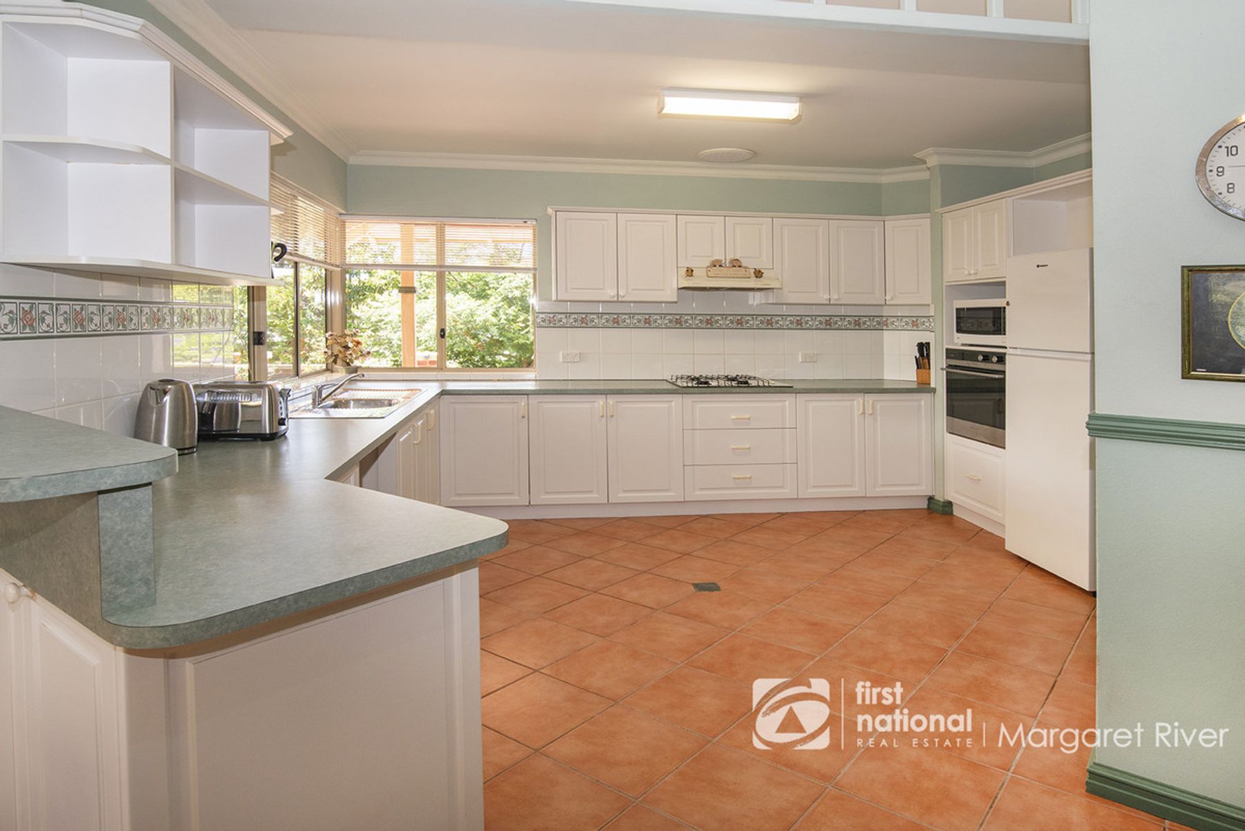 4 Shilton Place, Margaret River WA 6285, Margaret River - Thumbnail 4