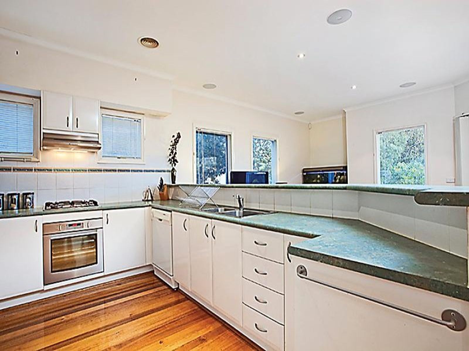 2 Coopers Lane, Kensington, VIC 3031, Kensington - Thumbnail 7