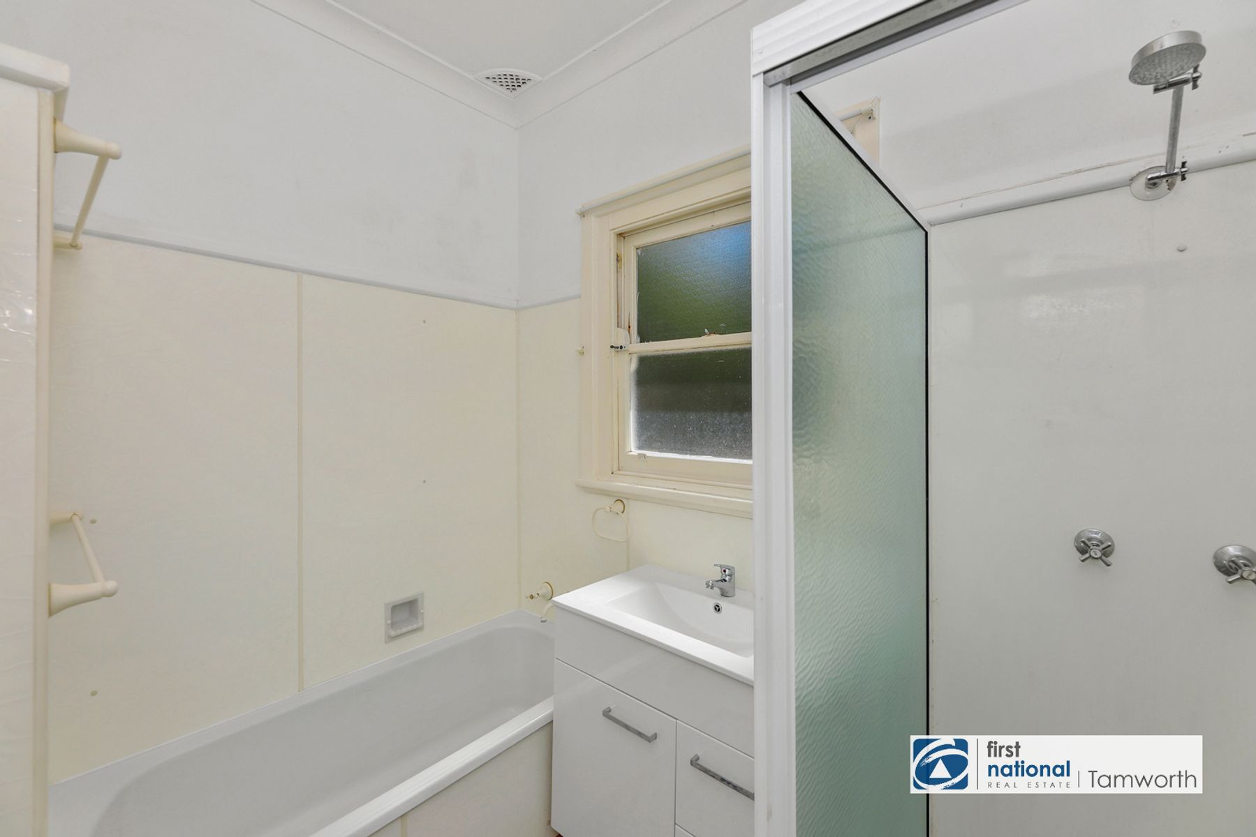6 Varley Avenue, Tamworth NSW 2340, Tamworth - Thumbnail 8