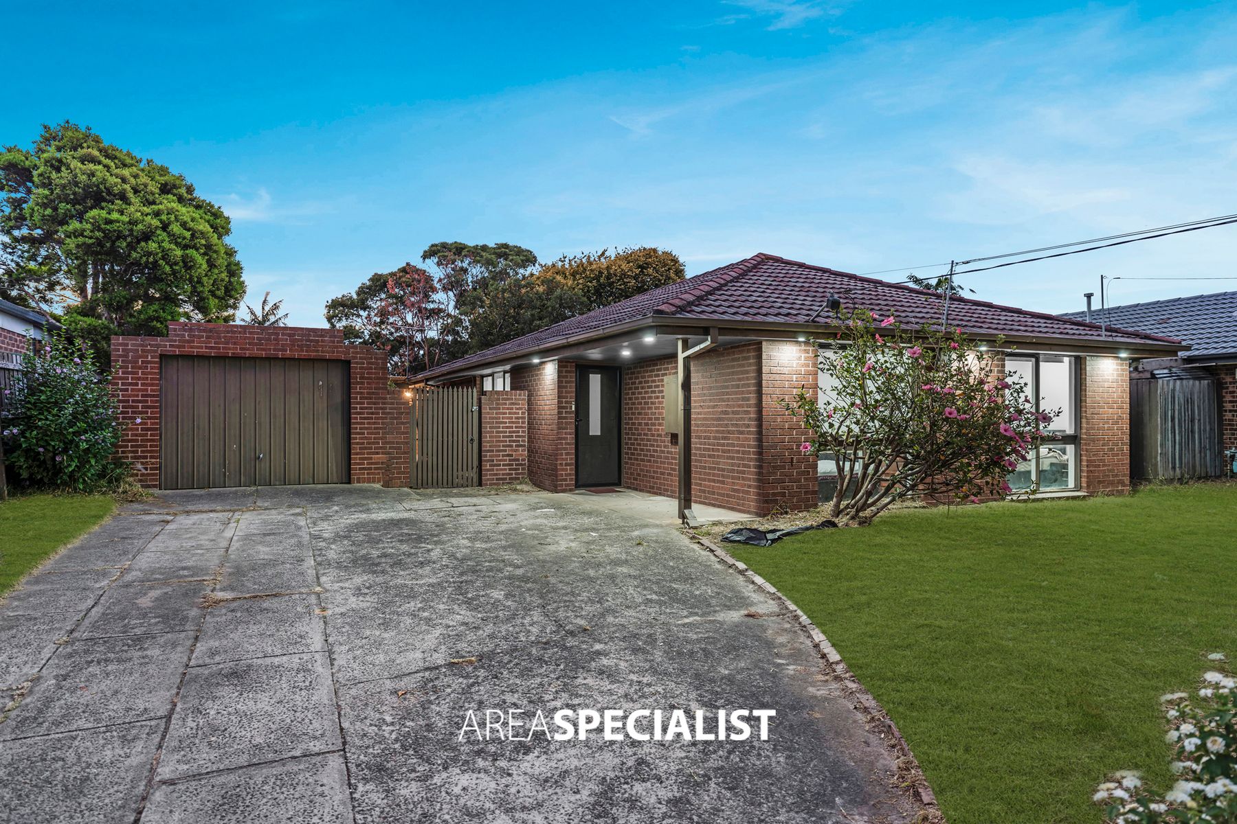 27 Dunbar Avenue, Cranbourne, VIC 3977, Cranbourne - Thumbnail 2