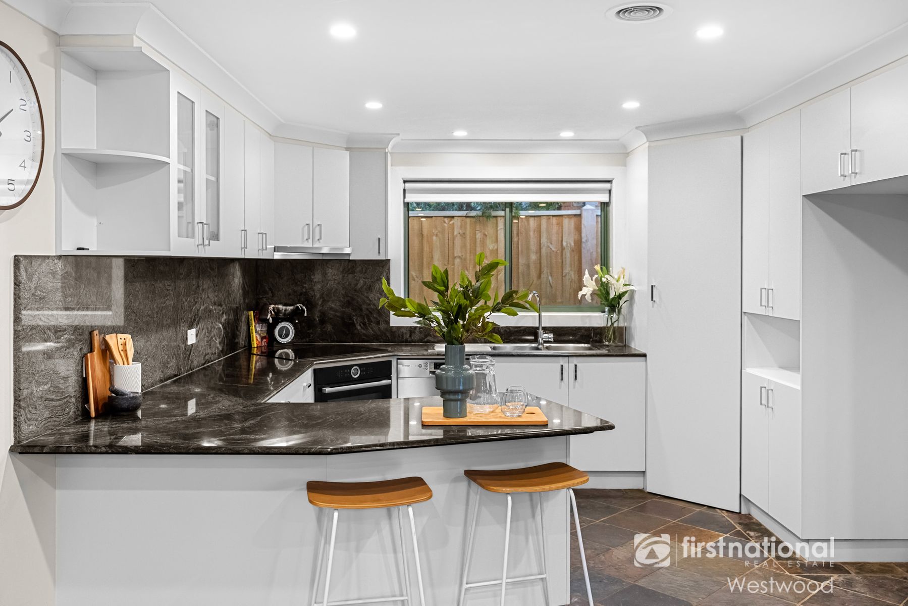 25 Gabrielle Close, Werribee VIC 3030, Werribee - Thumbnail 2