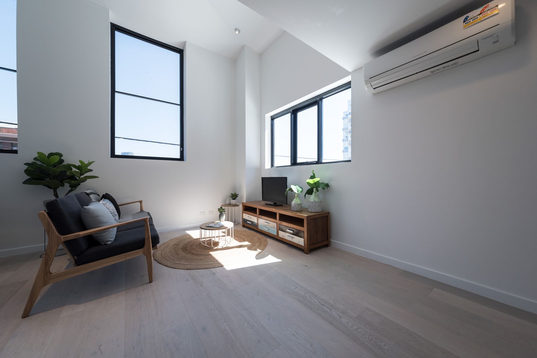 607/Bond Quarter, West Melbourne - Thumbnail 2