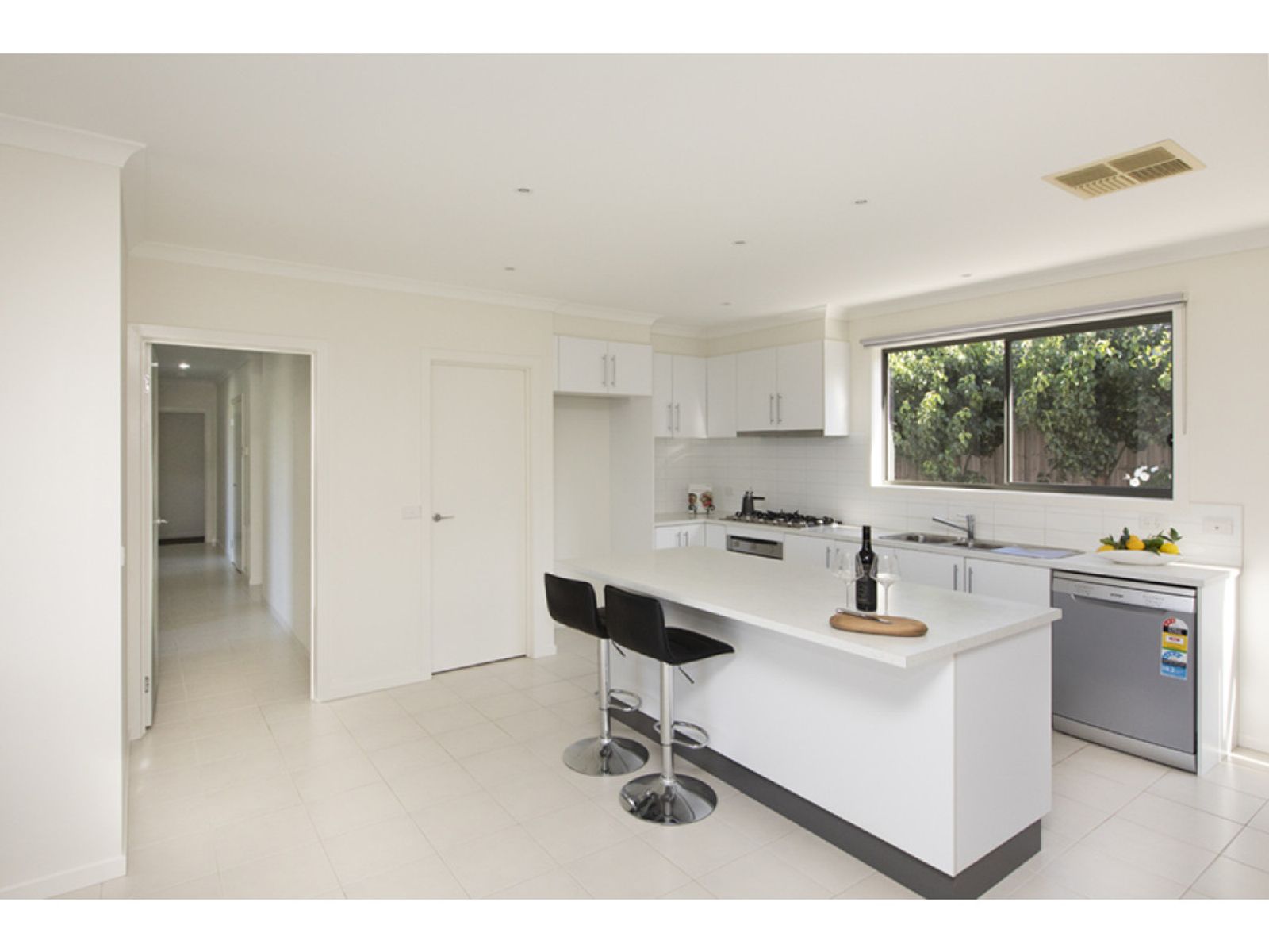 71 Dawson Drive, Warragul, VIC 3820, Warragul - Thumbnail 4