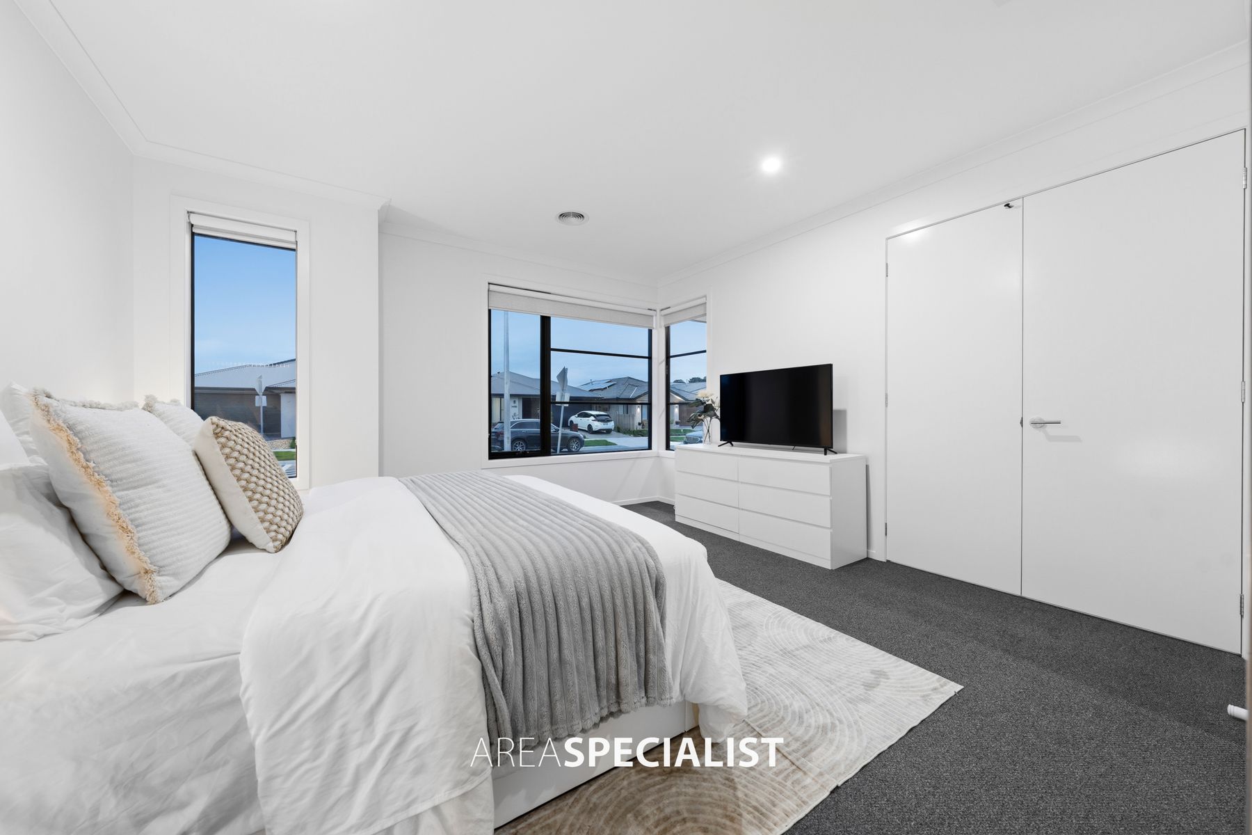 18 Celevan Street, Clyde North, Clyde North - Thumbnail 7