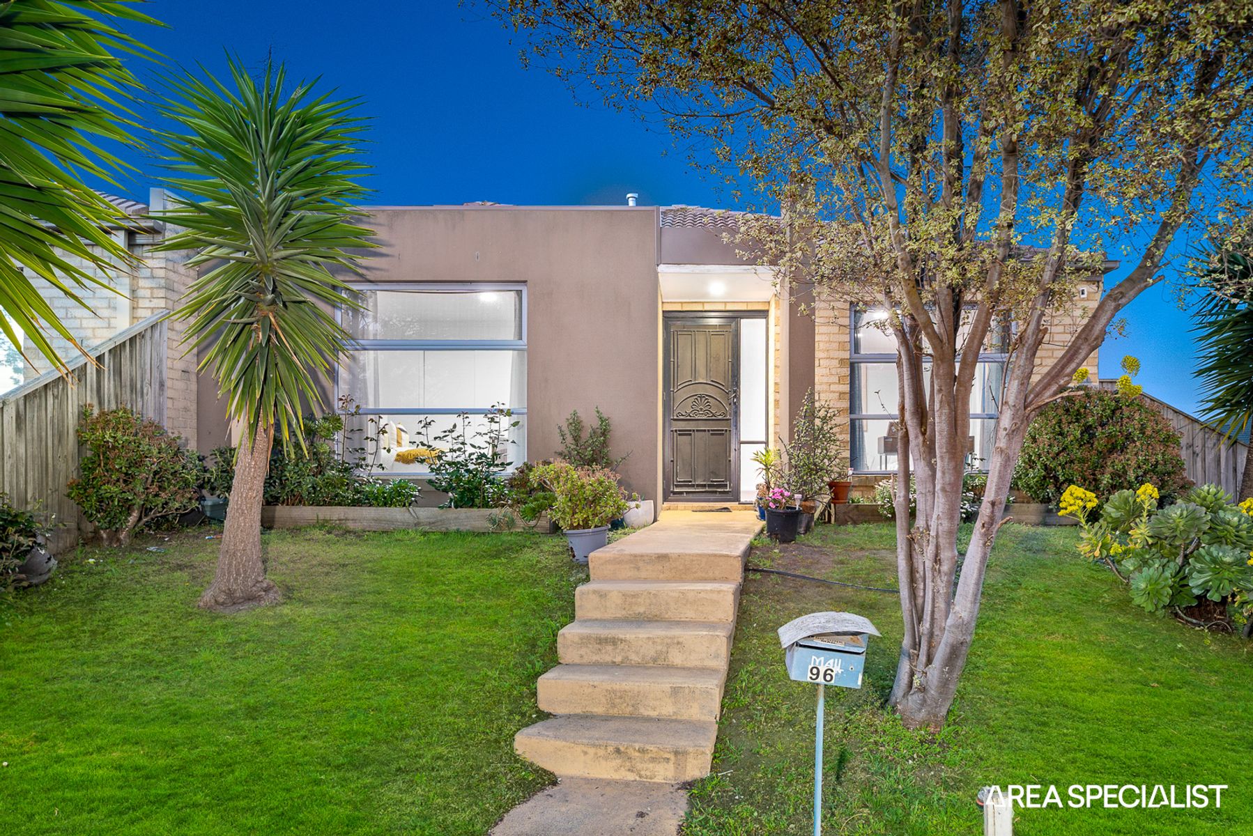 96 Majestic Boulevard, Cranbourne, VIC 3977, Cranbourne - Thumbnail 2