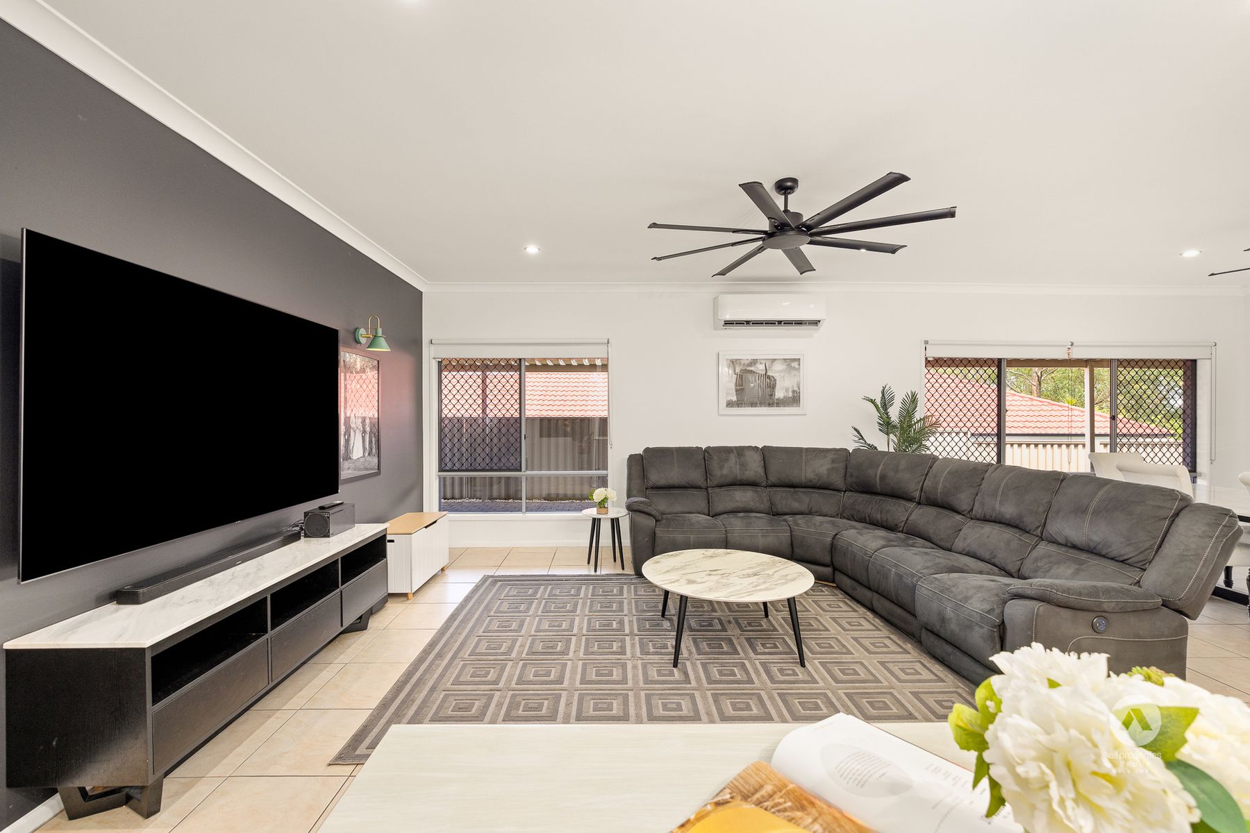 41 Zane Street, Molendinar QLD 4214, Molendinar - Thumbnail 3