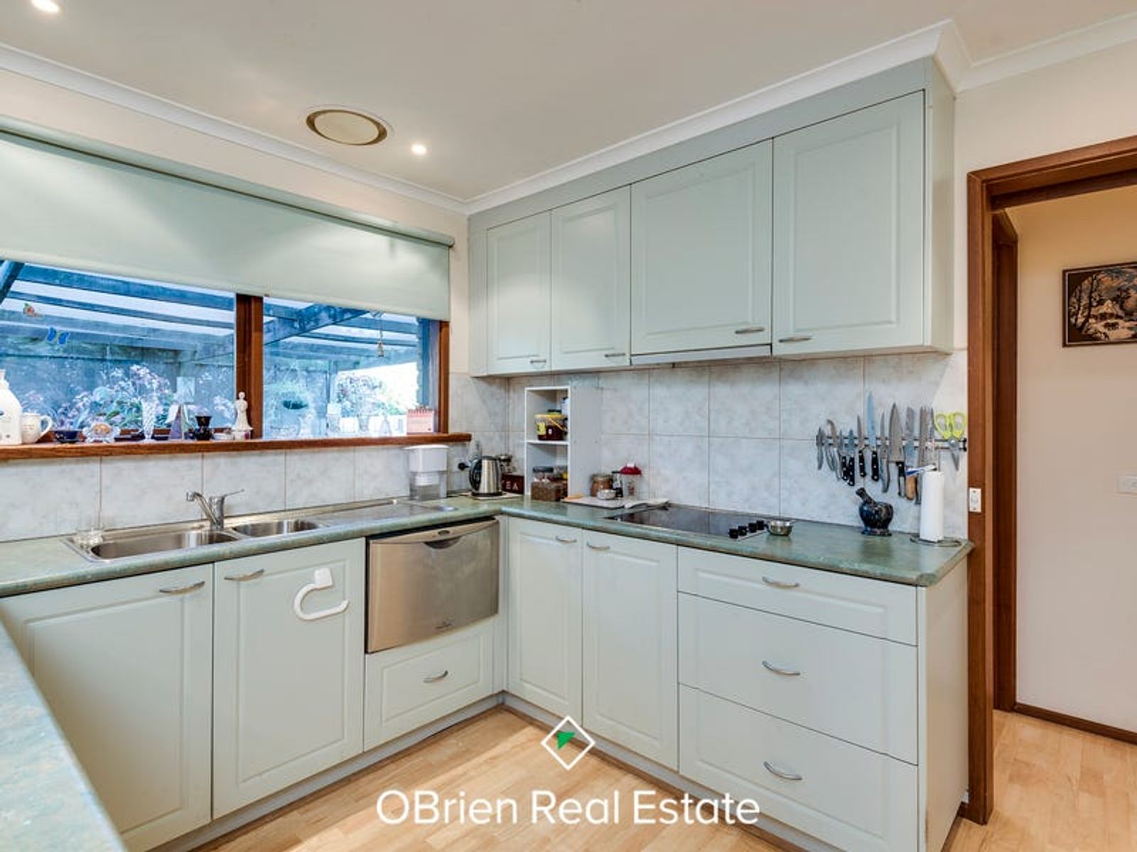 3 Rokewood Court, Endeavour Hills, VIC 3802, Endeavour Hills - Thumbnail 4