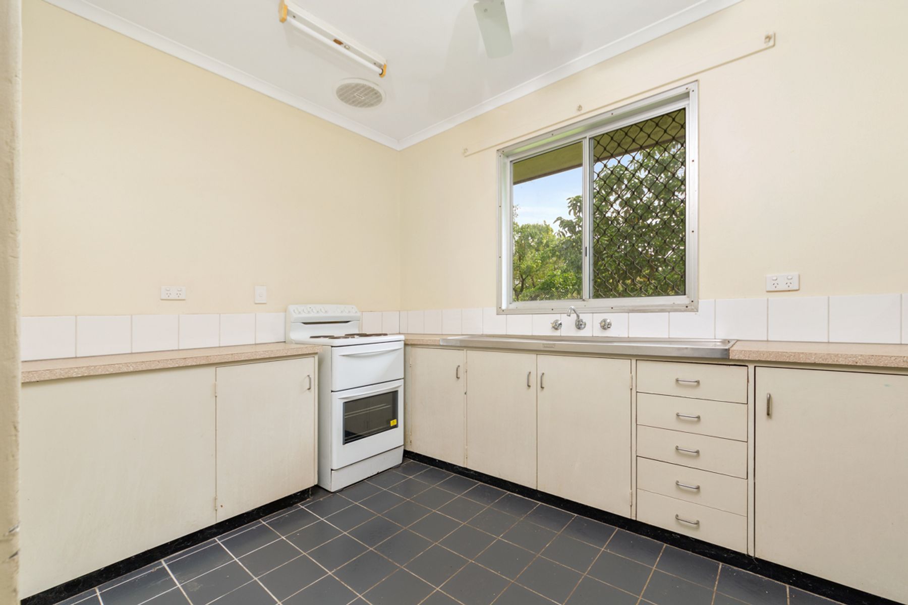 31 Mueller Road, Malak NT 0812, Malak - Thumbnail 2