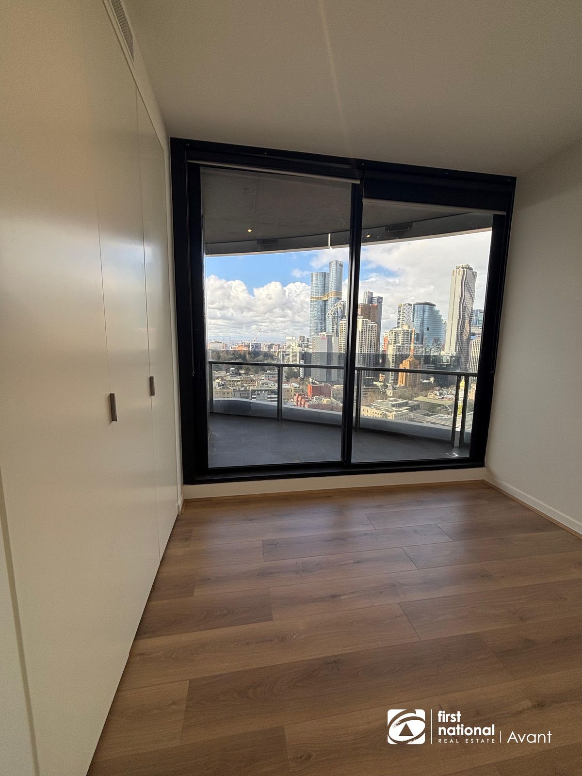 2213/551 Swanston Street, Carlton VIC 3053, Carlton - Thumbnail 3