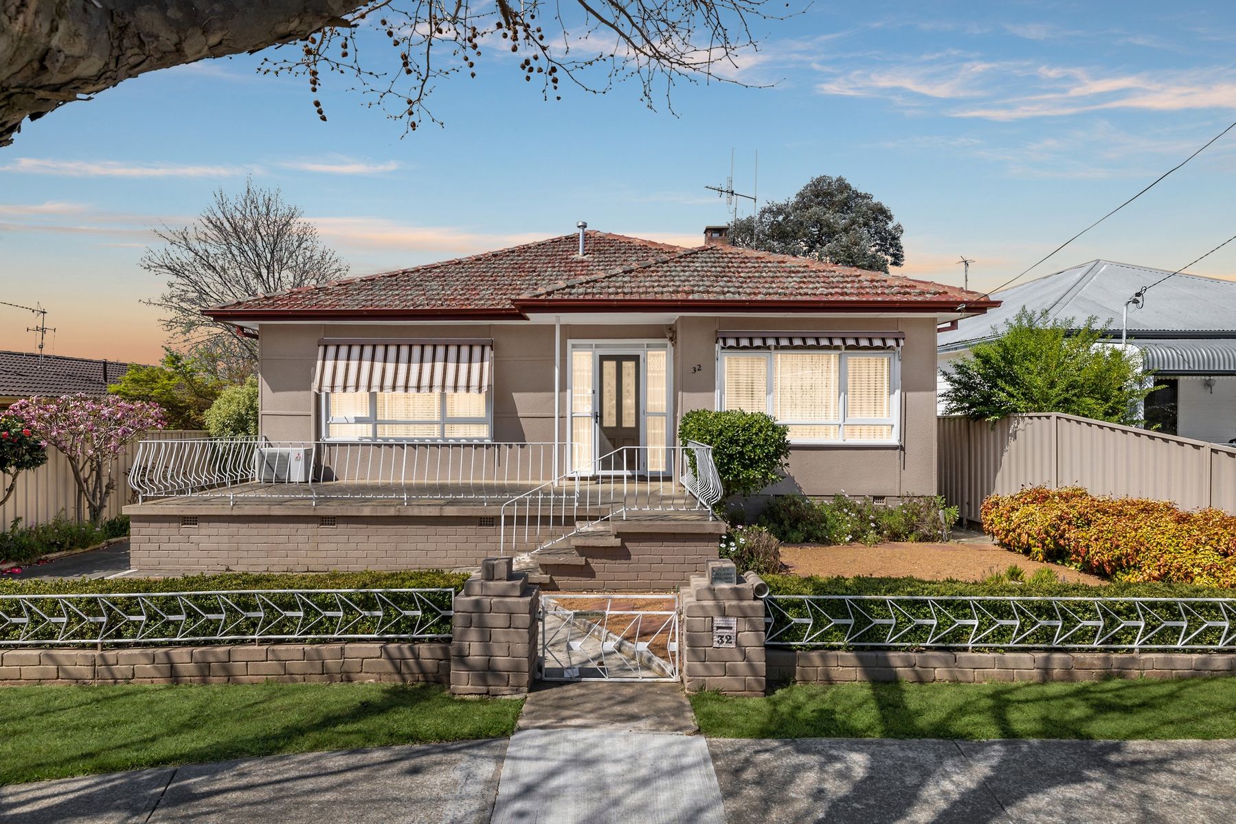 32 McIntosh Street, Queanbeyan - Thumbnail 2