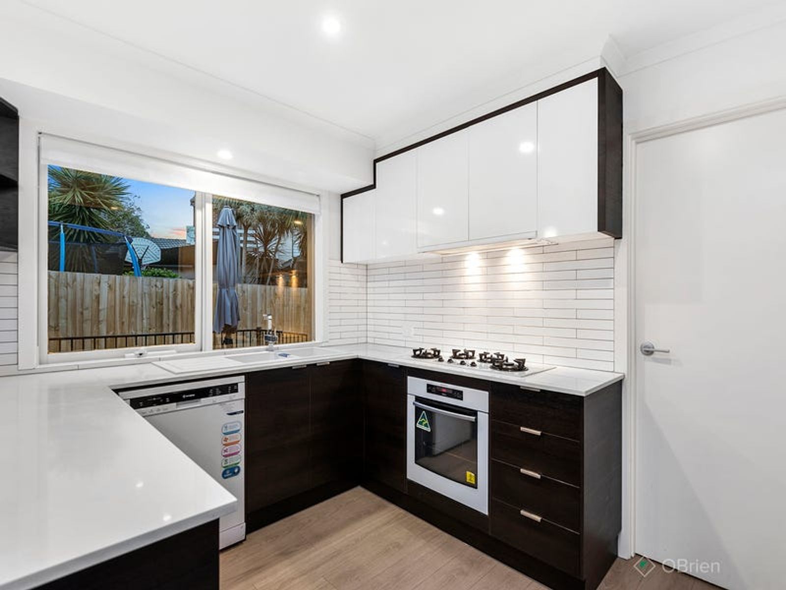4 Melina Court, Endeavour Hills, VIC 3802, Endeavour Hills - Thumbnail 3