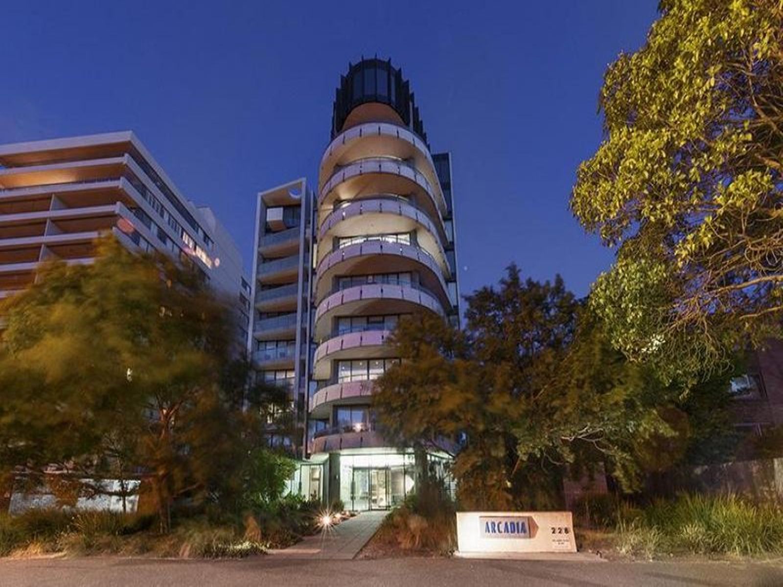 6P/228 The Avenue, Parkville - Thumbnail 2