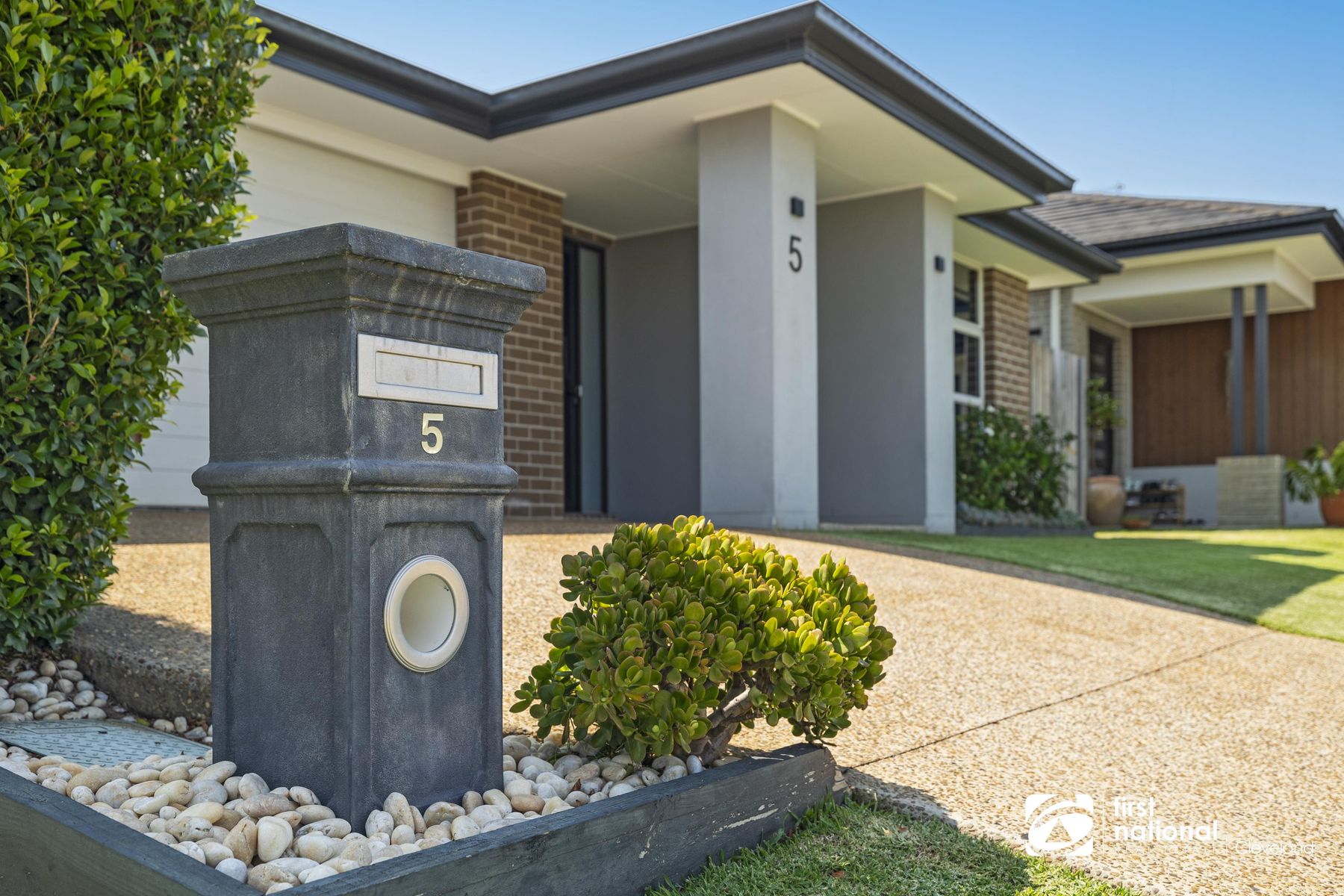 5 Avoca Place, Redland Bay QLD 4165, Redland Bay - Thumbnail 2