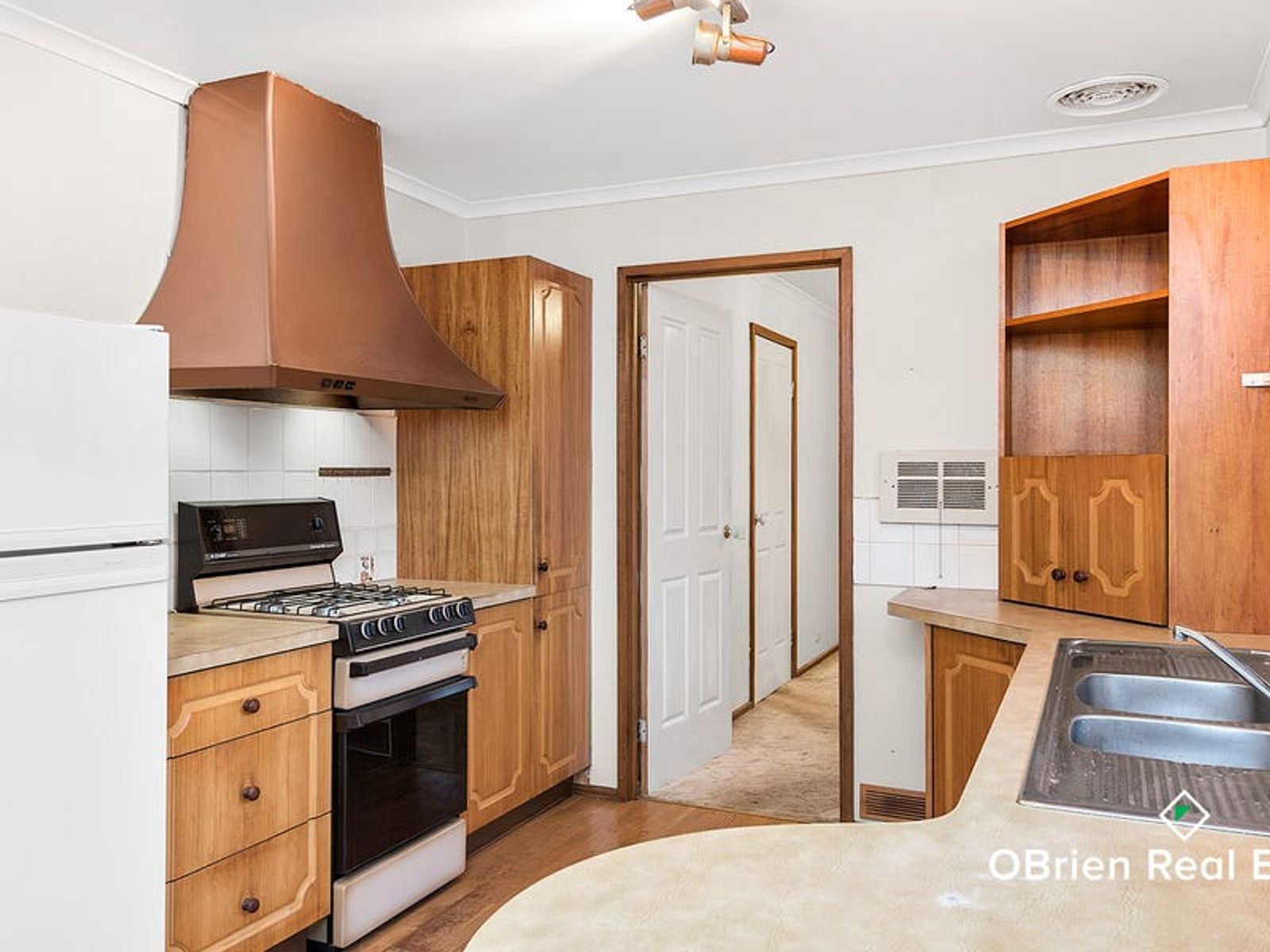 6 Scotsburn Way, Endeavour Hills, VIC 3802, Endeavour Hills - Thumbnail 2