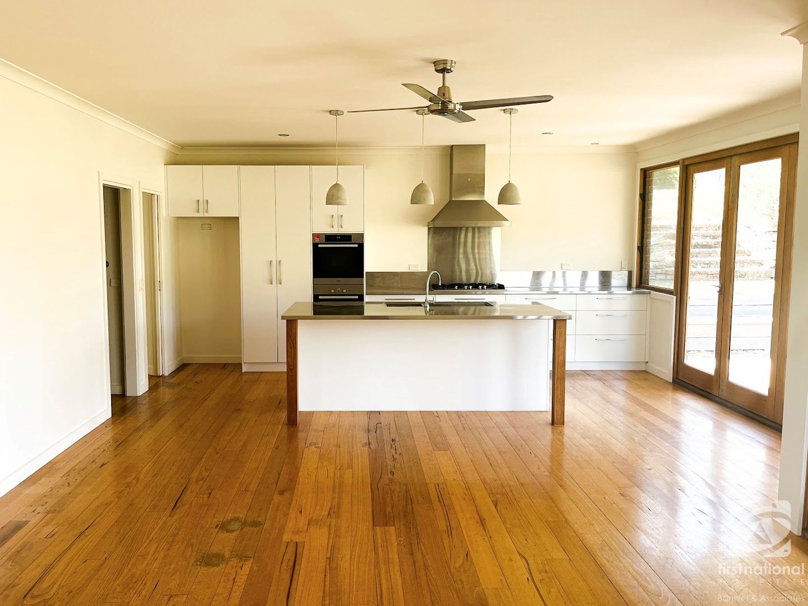 39 Elgin Road, Beechworth VIC 3747, Beechworth - Thumbnail 2