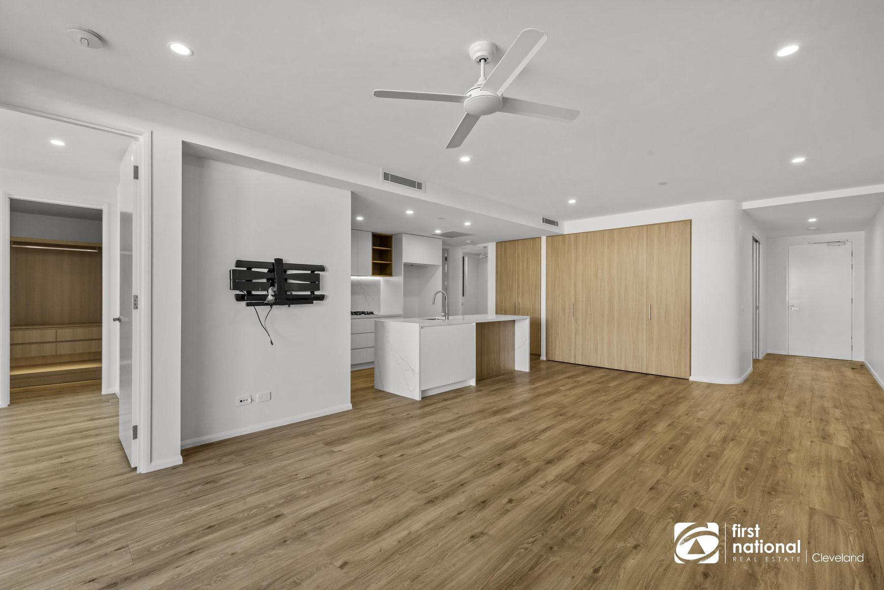 206/17 Passage Street, Cleveland QLD 4163, Cleveland - Thumbnail 3