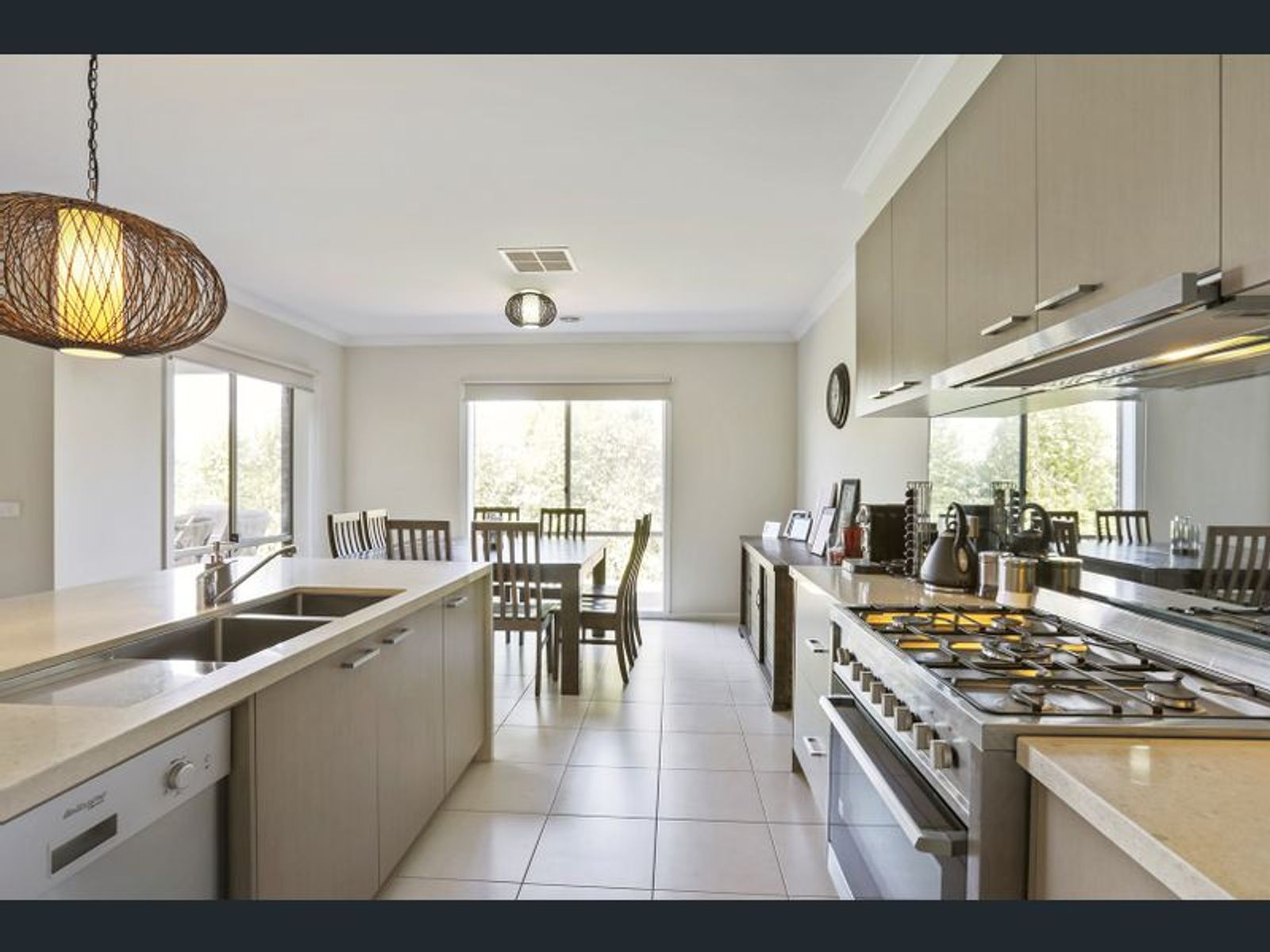 13 Constance Way, Pakenham, VIC 3810, Pakenham - Thumbnail 4