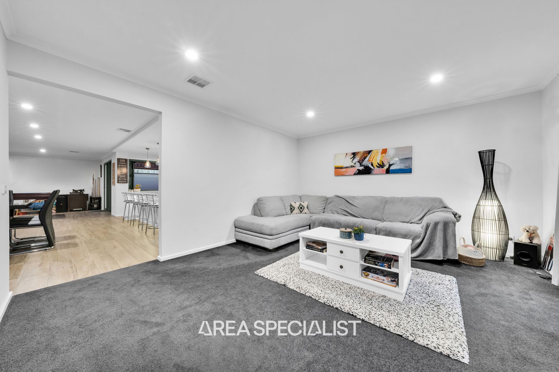 16 Hillview Rise, Hampton Park, VIC 3976, Hampton Park - Thumbnail 5