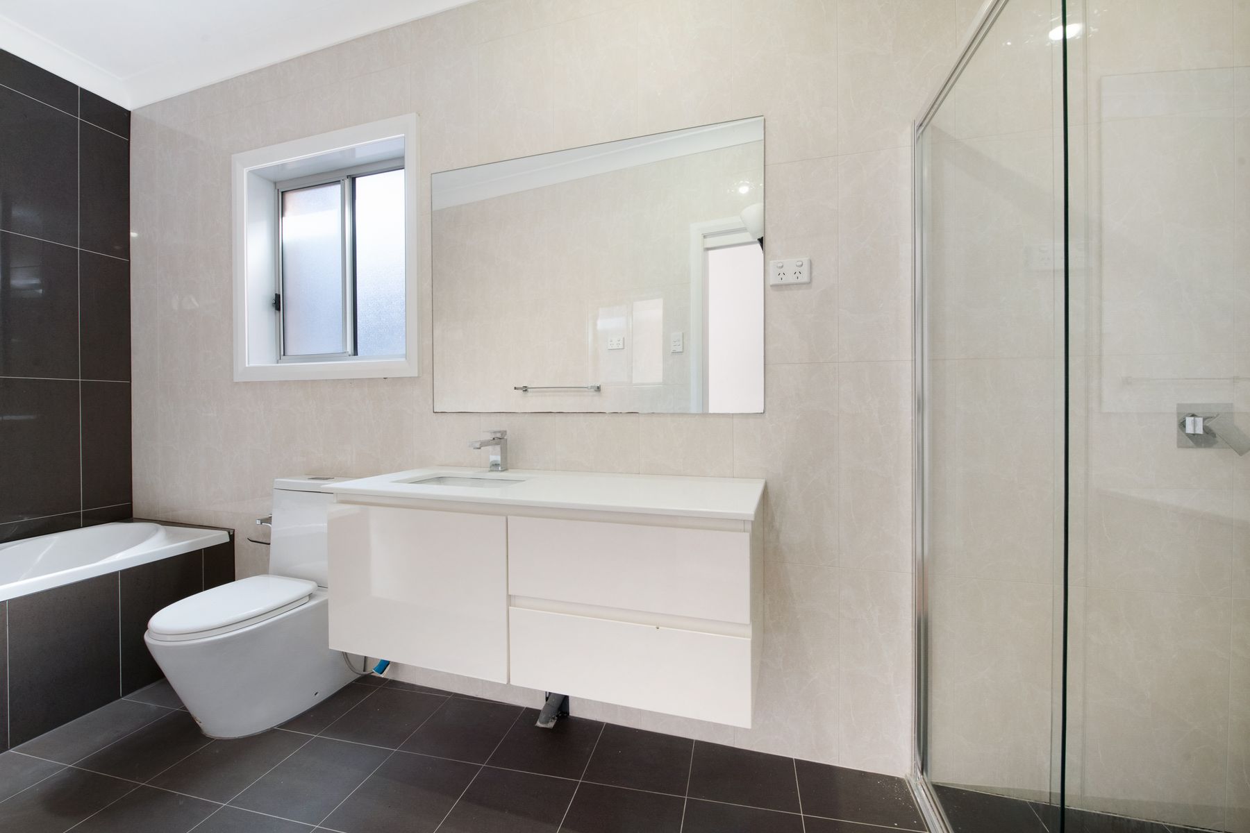18 Hodgkinson Crescent, Panania NSW 2213, Panania - Thumbnail 6
