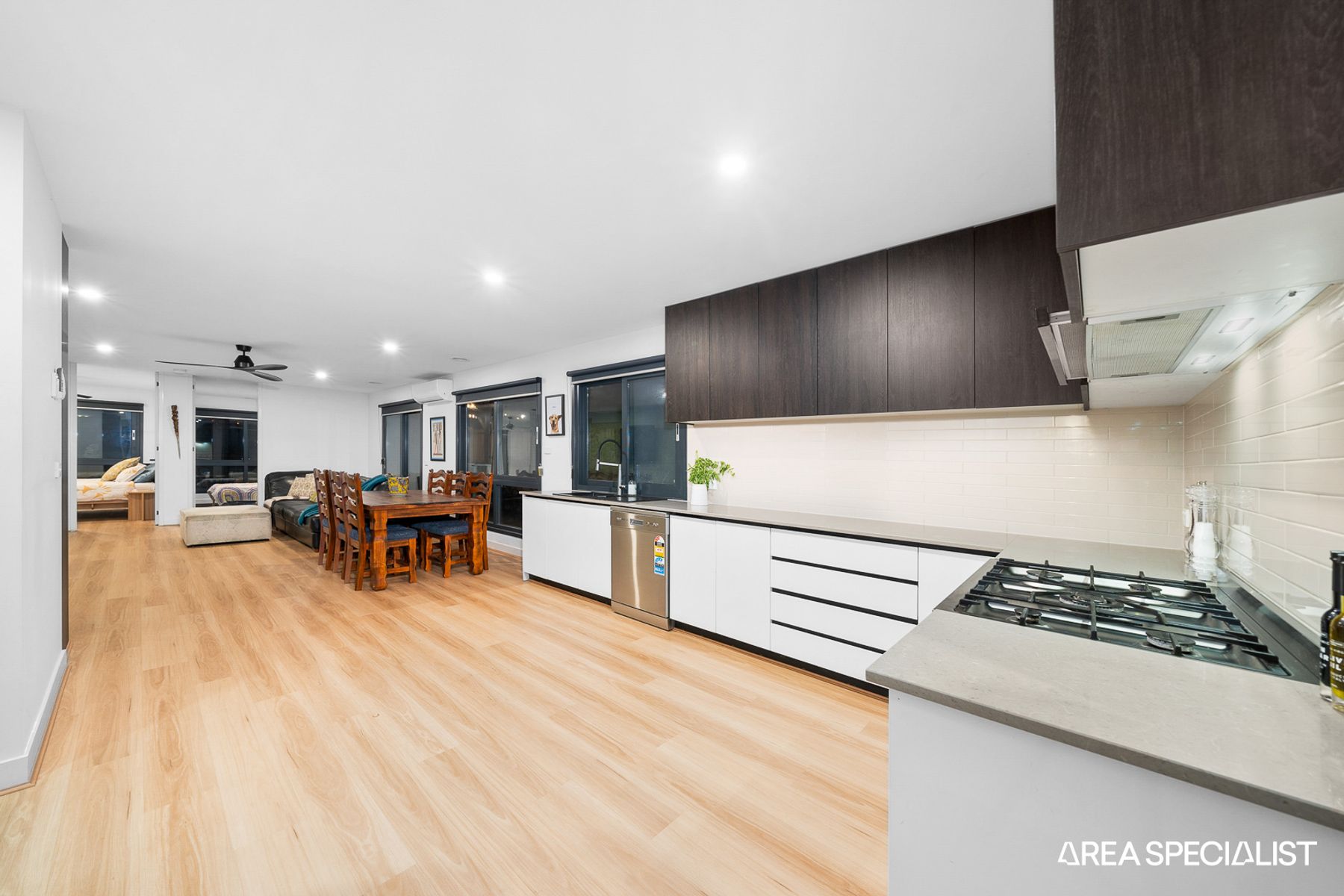 37 Freiberger Grove, Clyde North, VIC 3978, Clyde North - Thumbnail 7