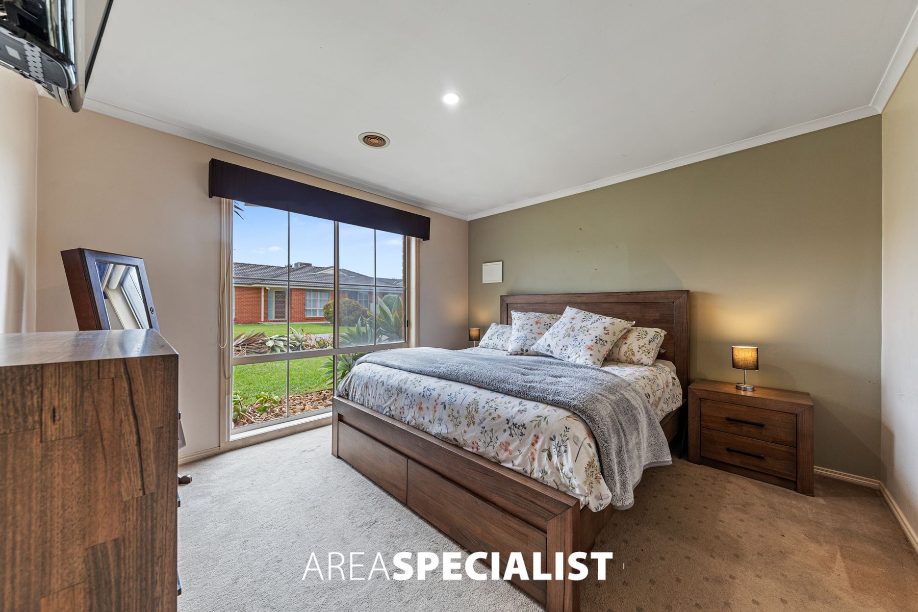 8 Capri Court, Pakenham, VIC 3810, Pakenham - Thumbnail 4