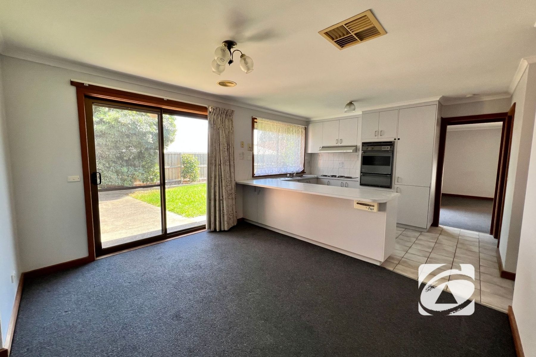 20 Heyington Circle, Narre Warren VIC 3805, Narre Warren - Thumbnail 2
