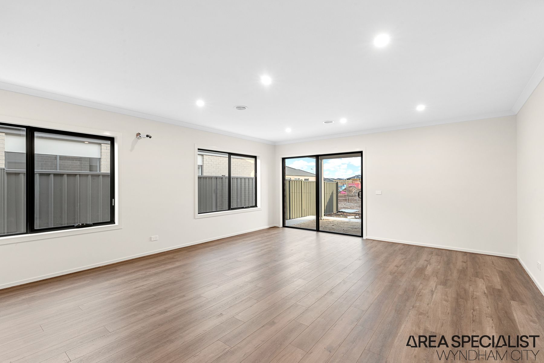 18 Canmore Street, Werribee, VIC 3030, Werribee - Thumbnail 6