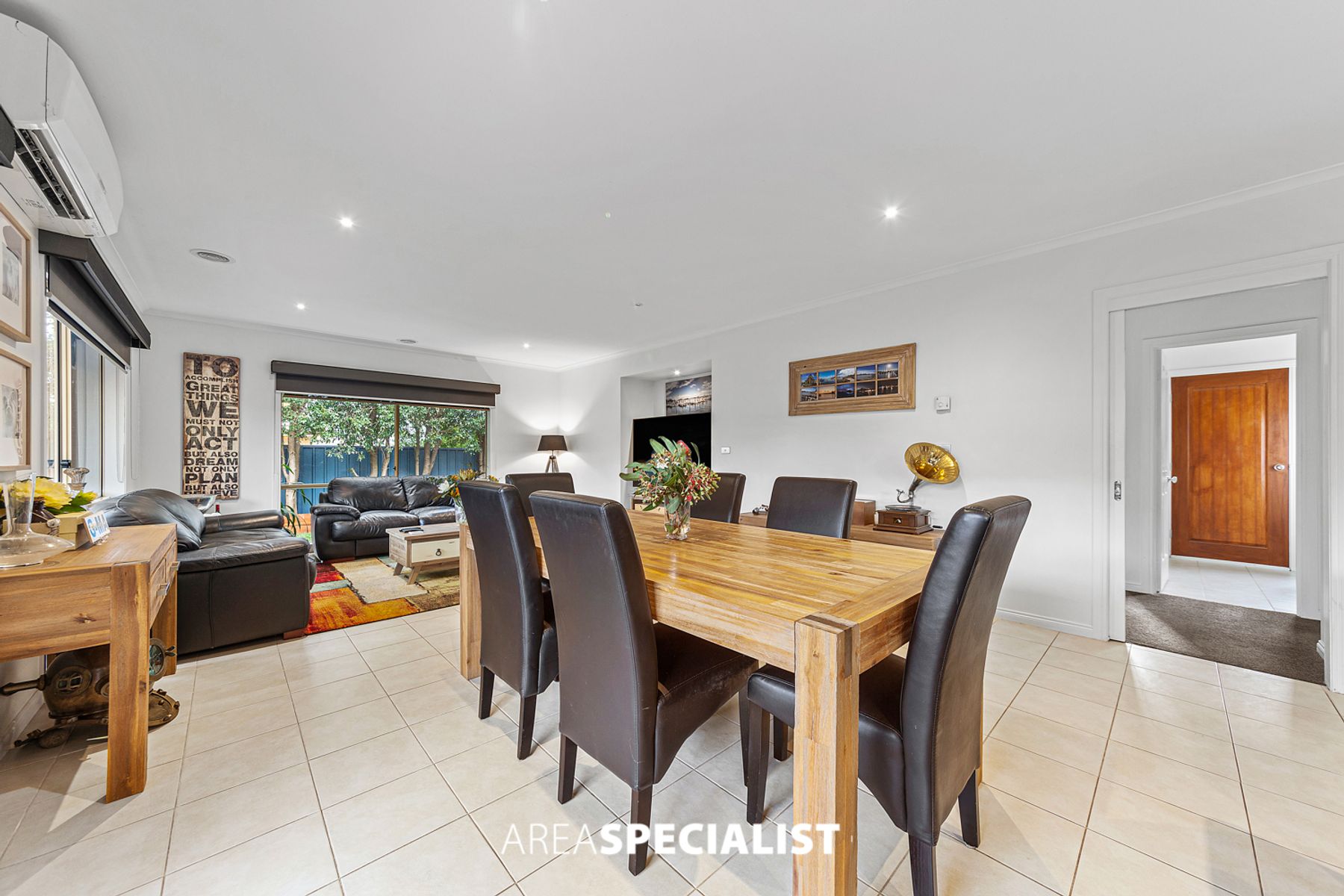 35 Scarlet Crescent, Pakenham, VIC 3810, Pakenham - Thumbnail 5
