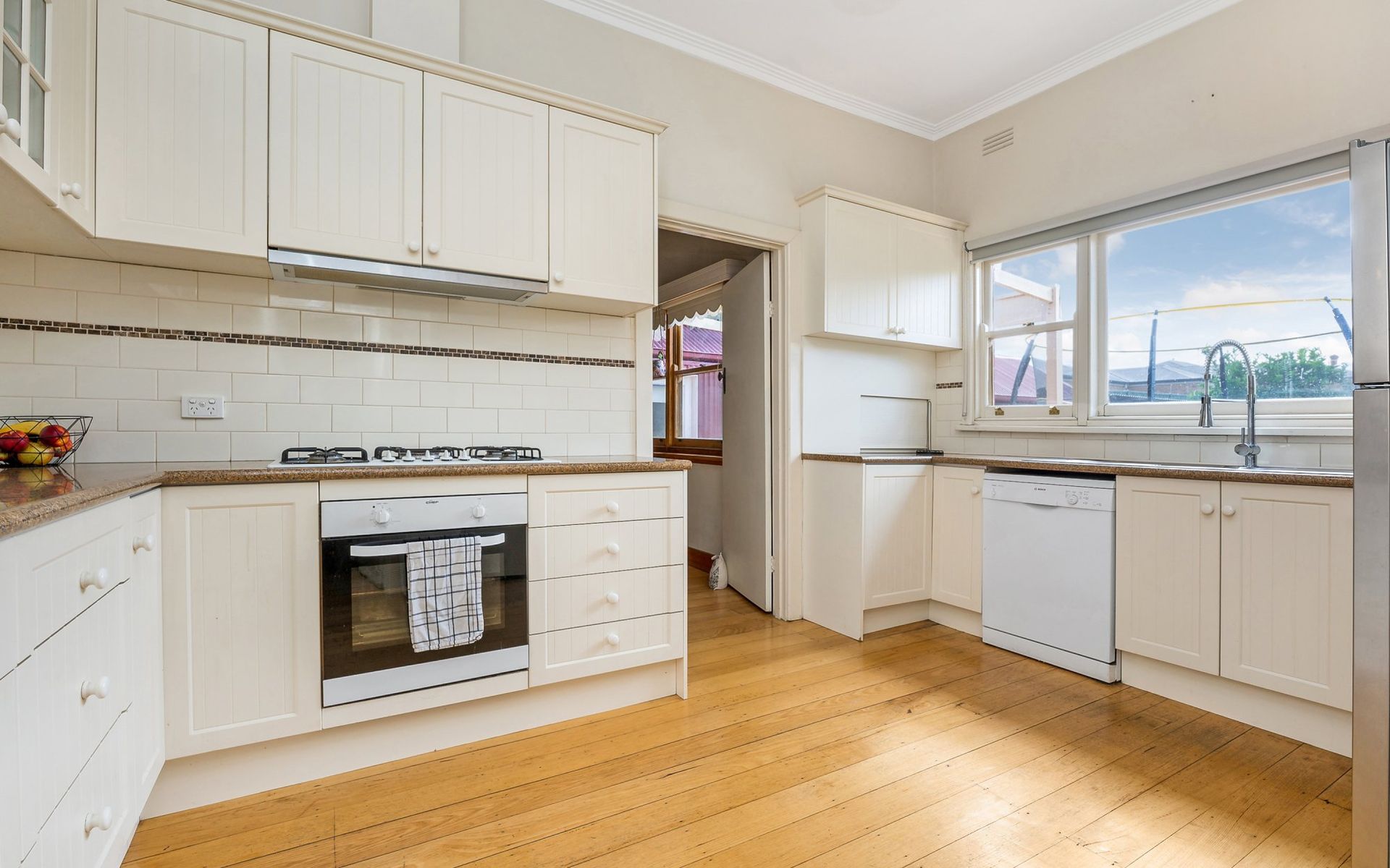 1 Margaret Crescent, Flora Hill VIC 3550, Flora Hill - Thumbnail 2