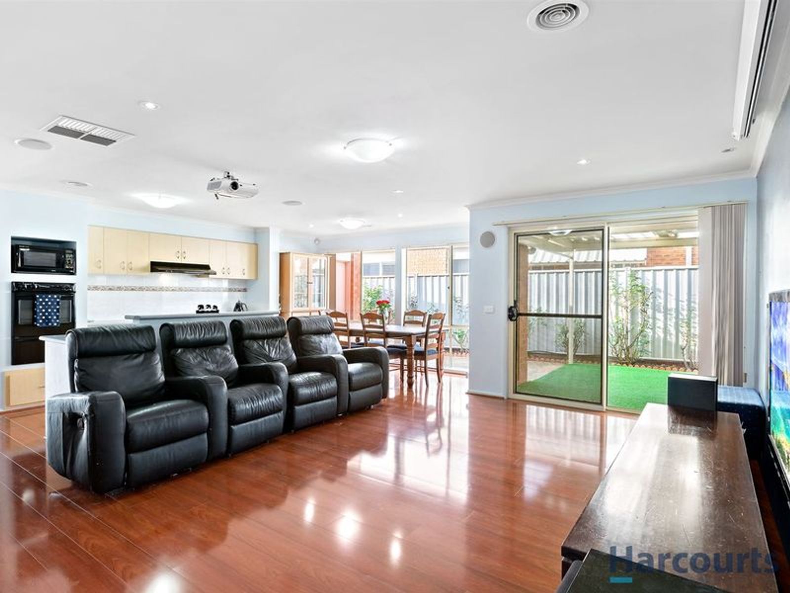 5 Tamborine Way, Caroline Springs, VIC 3023, Caroline Springs - Thumbnail 2