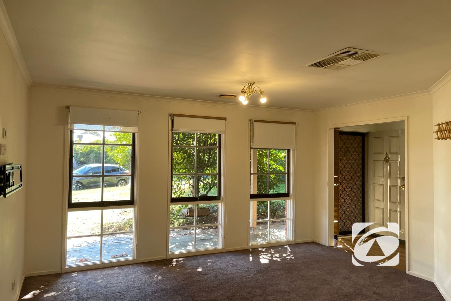 1 Tingle Close, Narre Warren VIC 3805, Narre Warren - Thumbnail 2