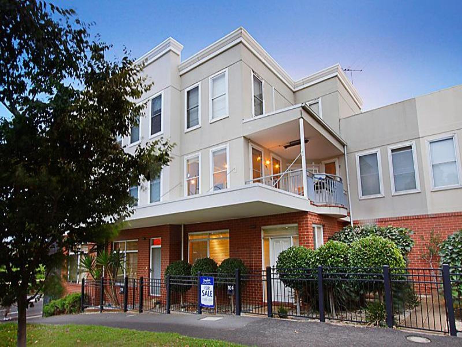 104 Mercantile Parade, Kensington - Thumbnail 3