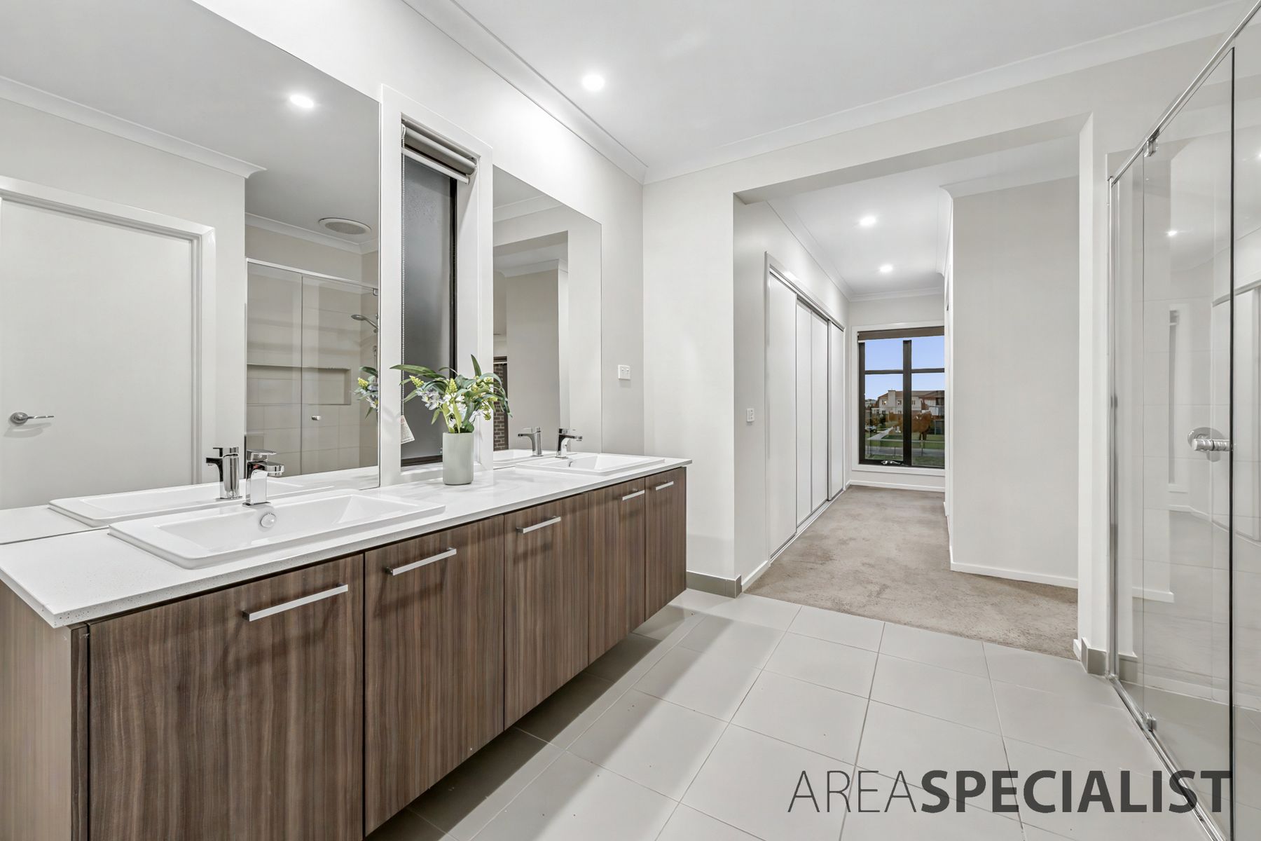 33 Tamarind Road, Cranbourne North, Cranbourne North - Thumbnail 8
