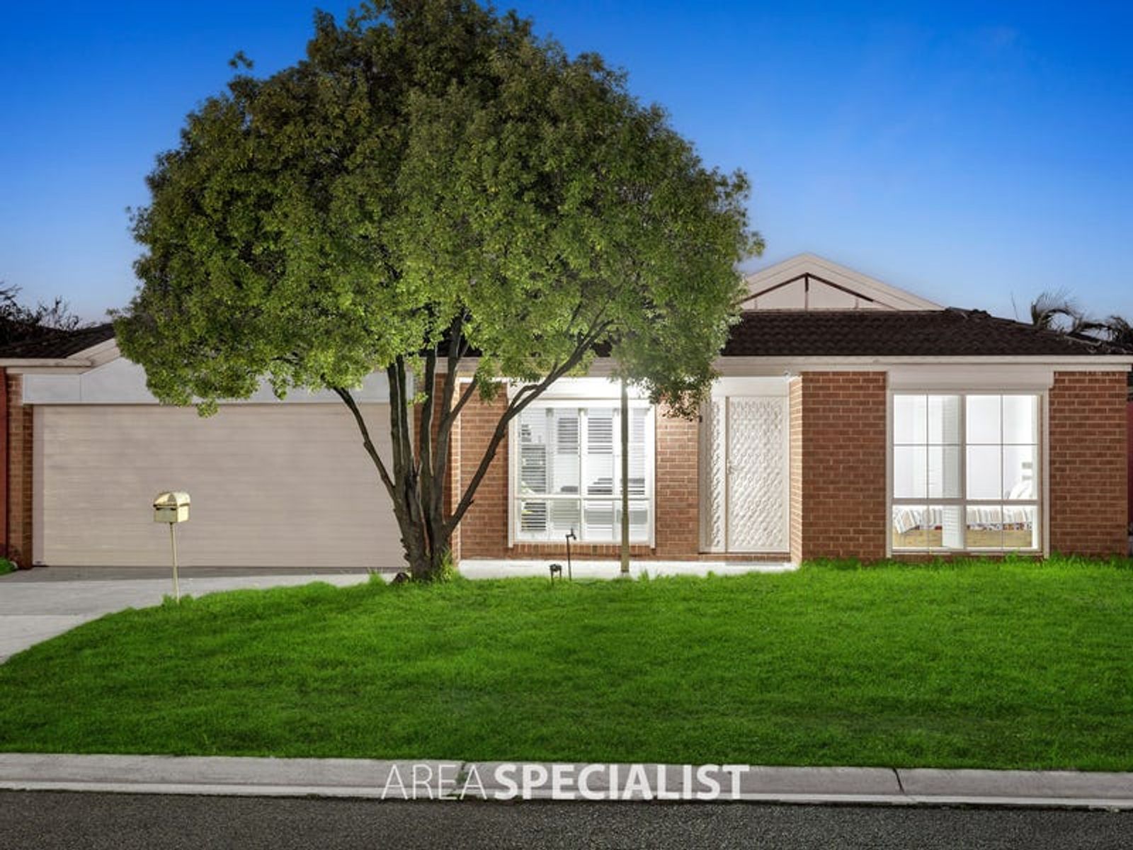 11 Essex Court, Cranbourne East, VIC 3977, Cranbourne East - Image 1