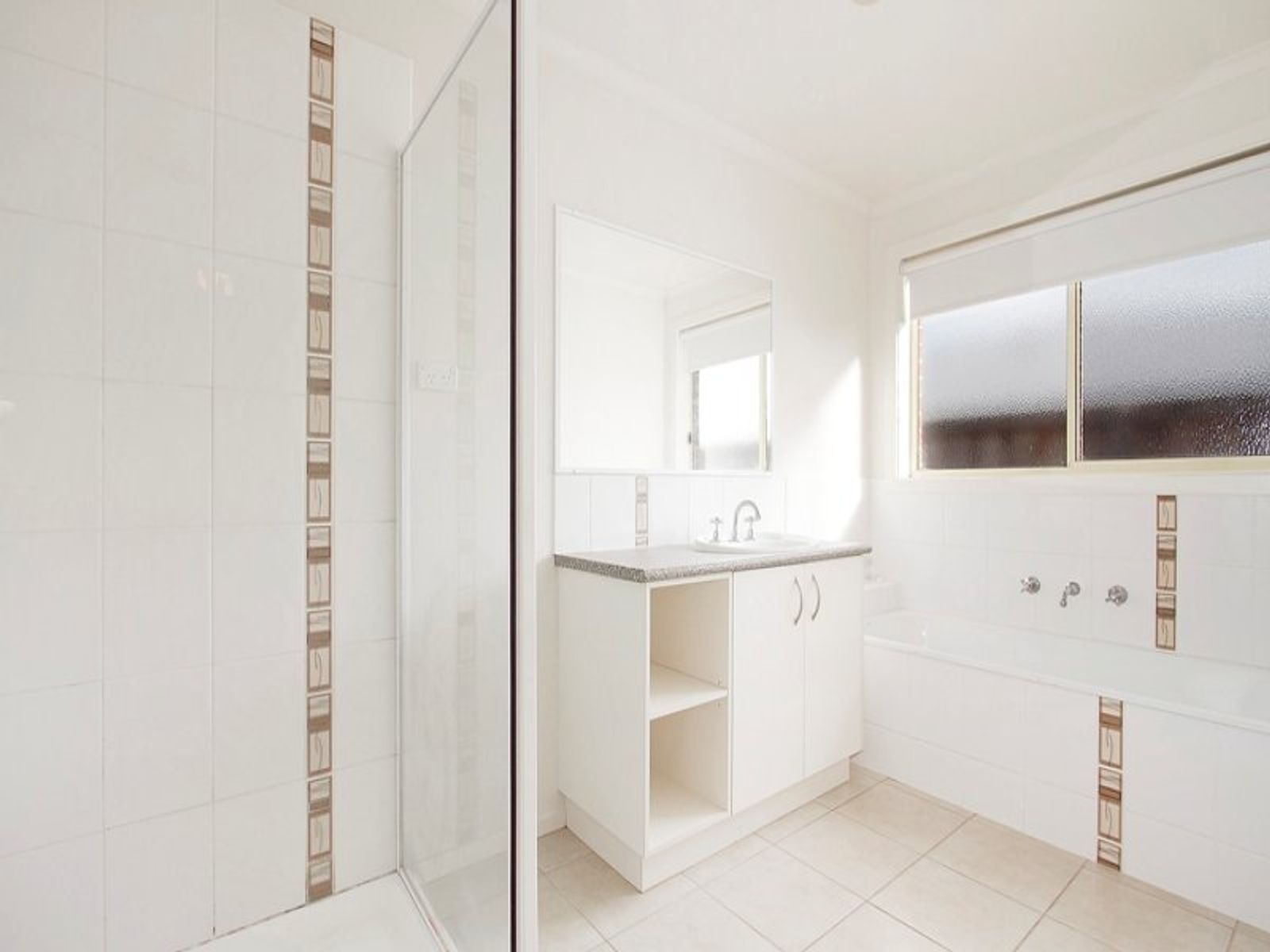1/107, Cranbourne West - Thumbnail 2