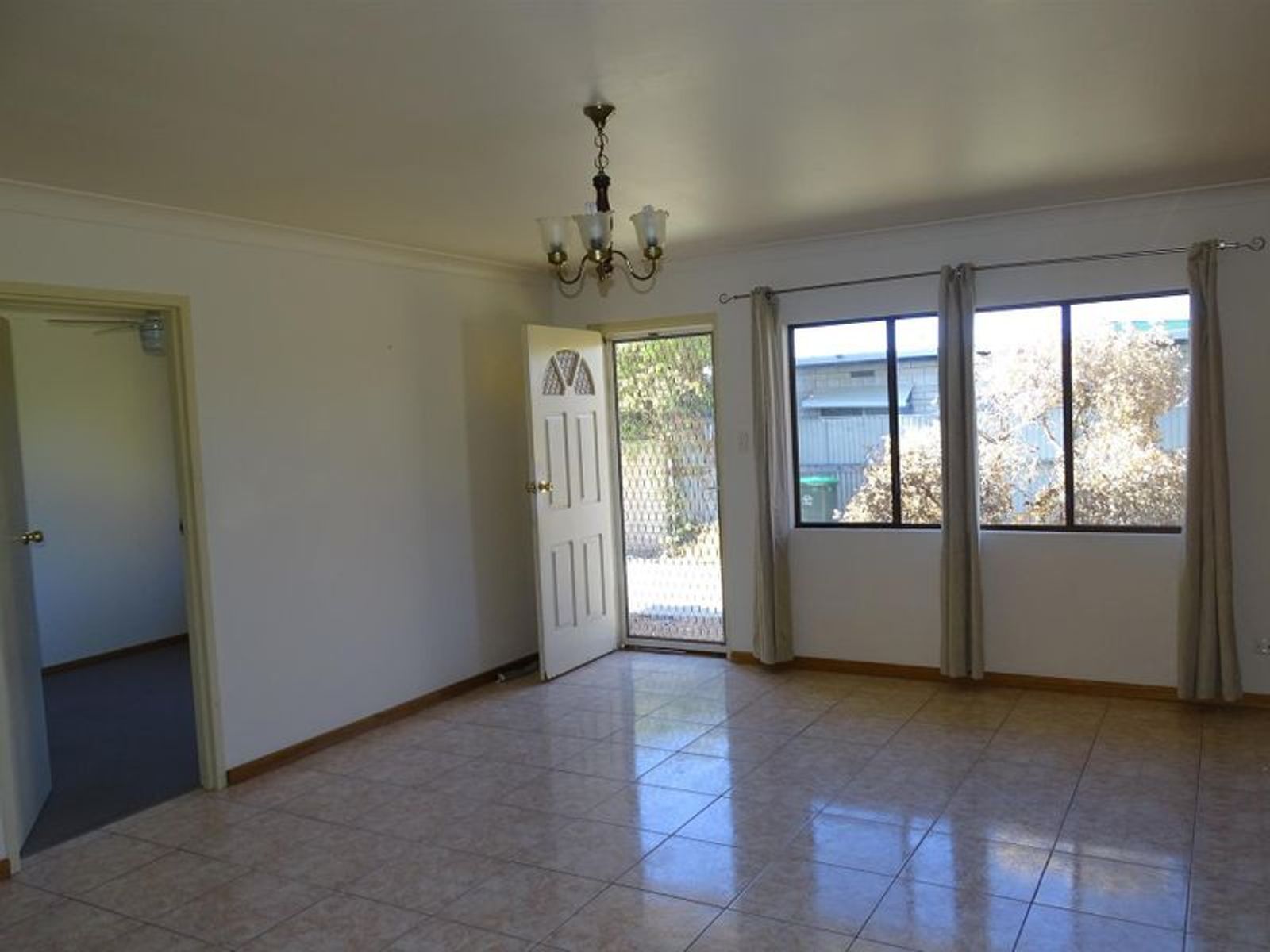 1/91 Morgan Lane, Broken Hill NSW 2880, Broken Hill - Thumbnail 2