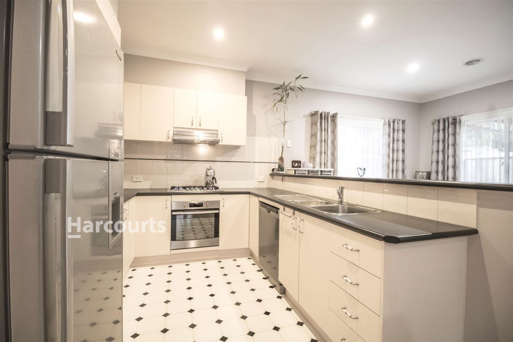 6 Heaton Court, Caroline Springs, VIC 3023, Caroline Springs - Thumbnail 4