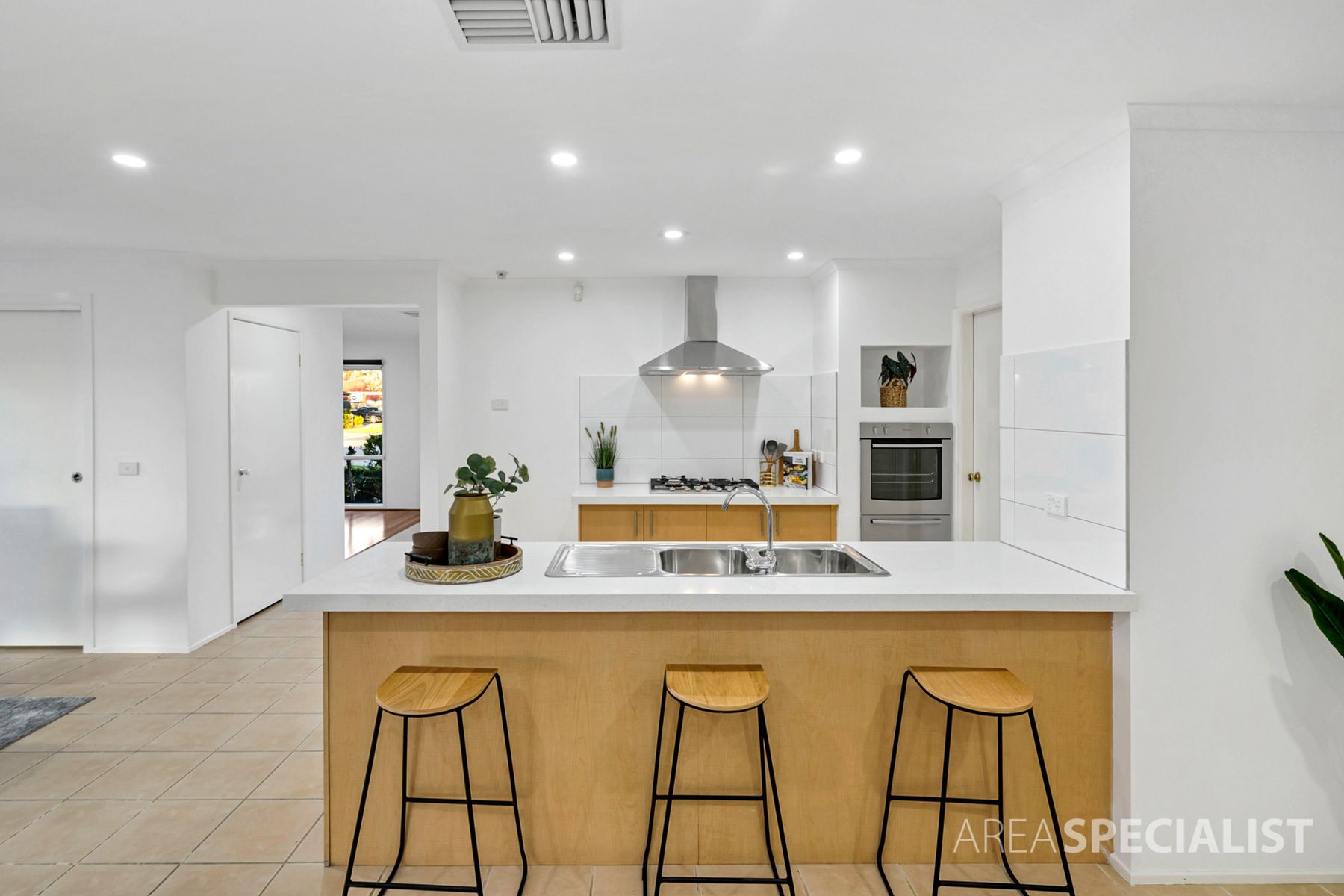 2 Helmsdale Court, Cranbourne West, VIC 3977, Cranbourne West - Thumbnail 6