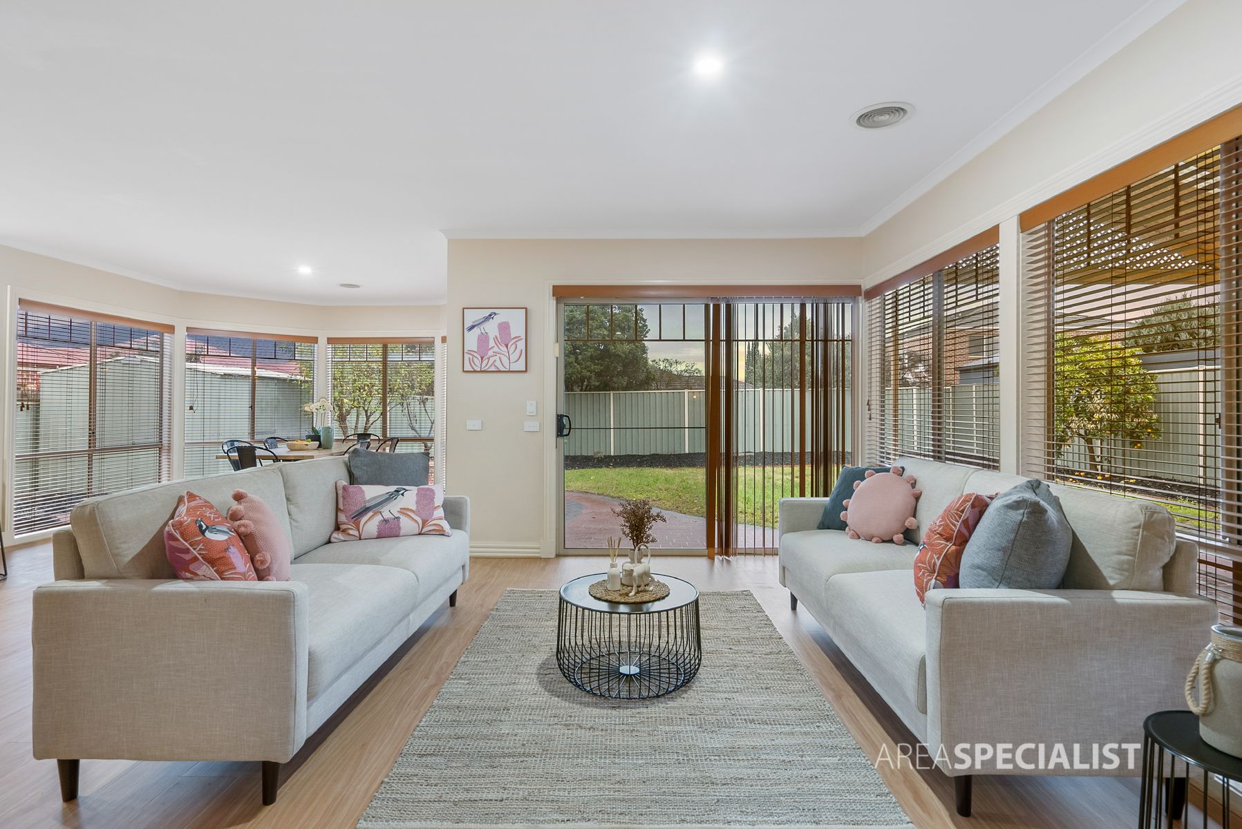 2 Earls Court, Point Cook WEB (11)