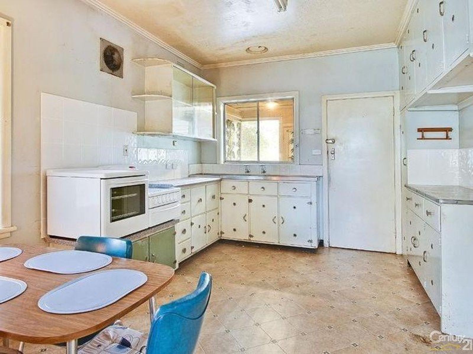 33 Clifford Street, Glen Waverley, VIC 3150, Glen Waverley - Thumbnail 4