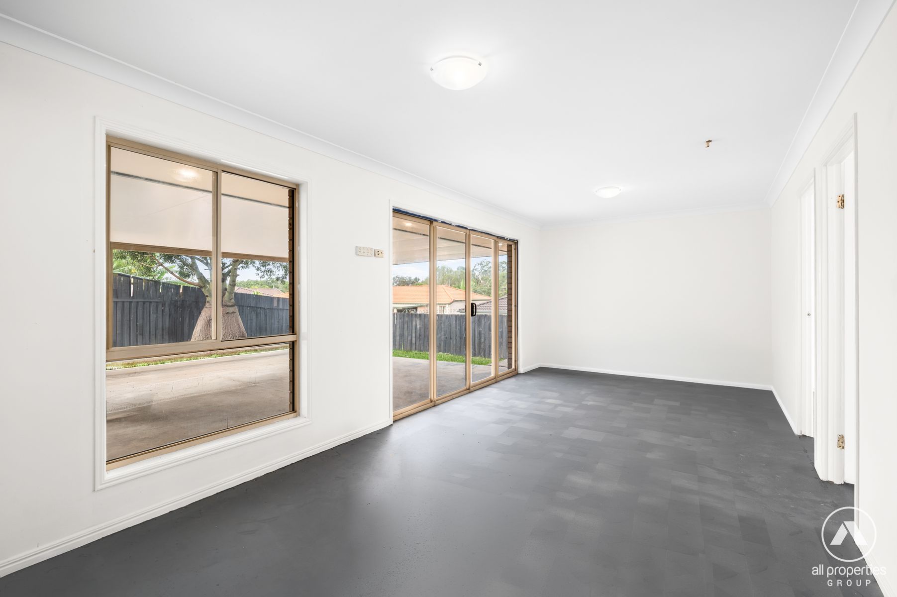 3 HAMPSHIRE CLOSE, Heritage Park QLD 4118, Heritage Park - Thumbnail 4
