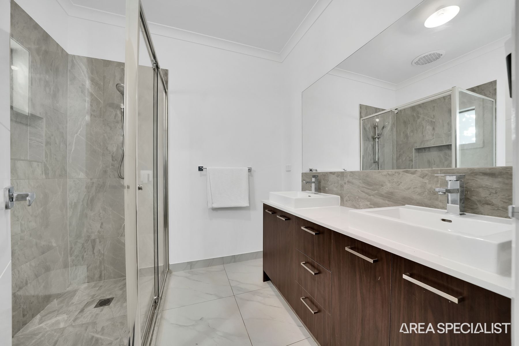16 Grampians Avenue, Werribee, Werribee - Thumbnail 6