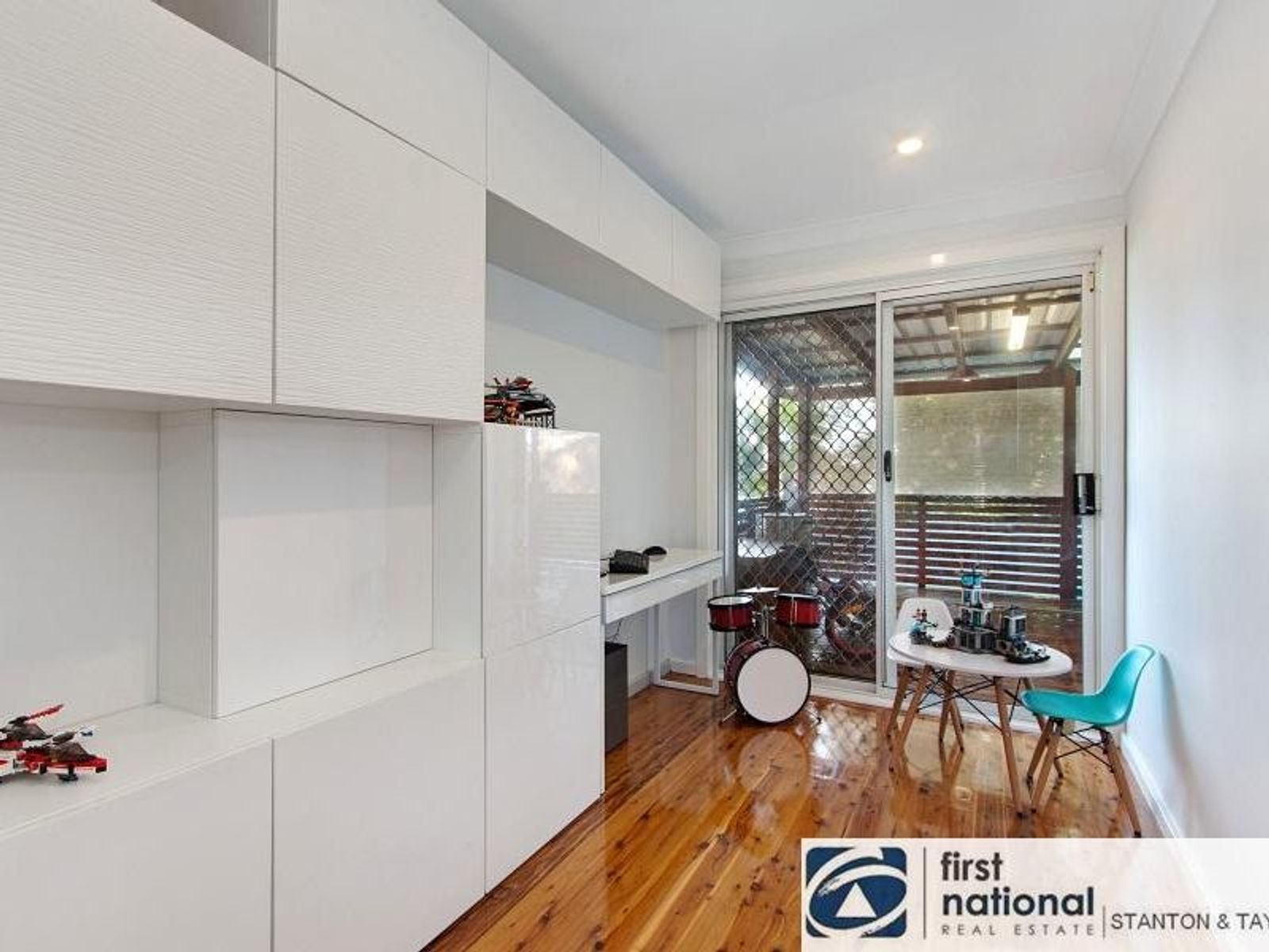 24 Lindsay Crescent, South Penrith - Thumbnail 5