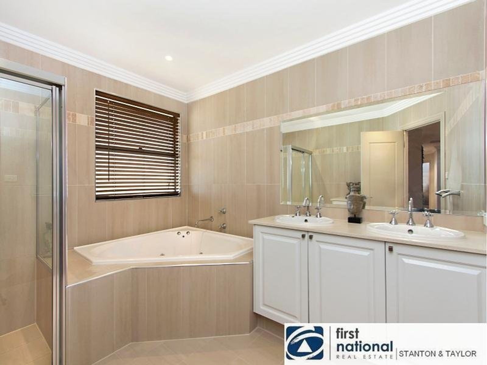 43 St Heliers Road, Silverdale - Thumbnail 2