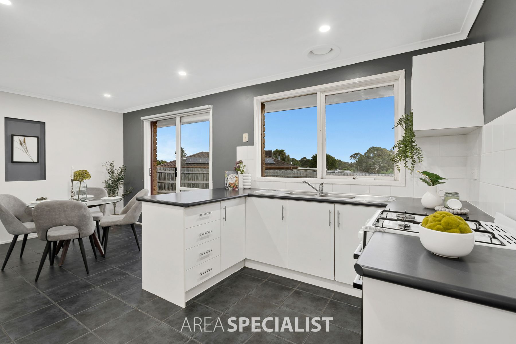 13 Kerrison Drive, Hampton Park, Hampton Park - Thumbnail 5