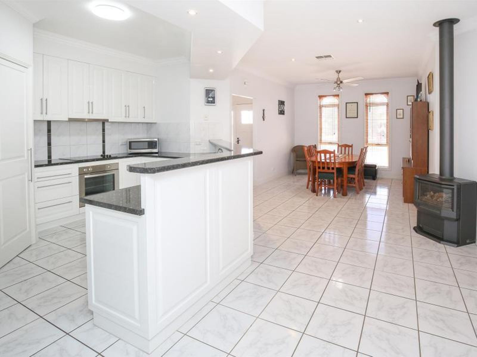 27 Petrucci Way, Mildura - Thumbnail 5