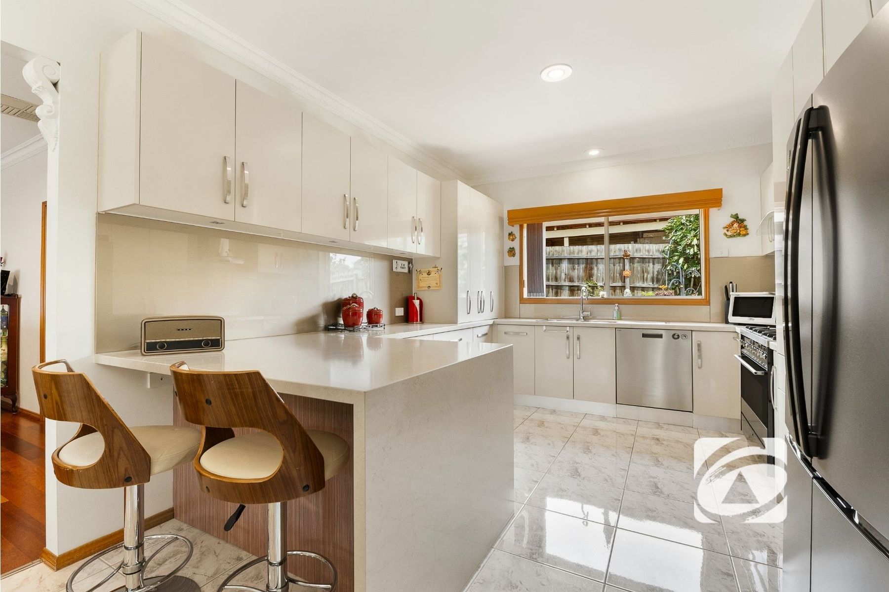 8 Oakleaf Place, Narre Warren South VIC 3805, Narre Warren South - Thumbnail 2