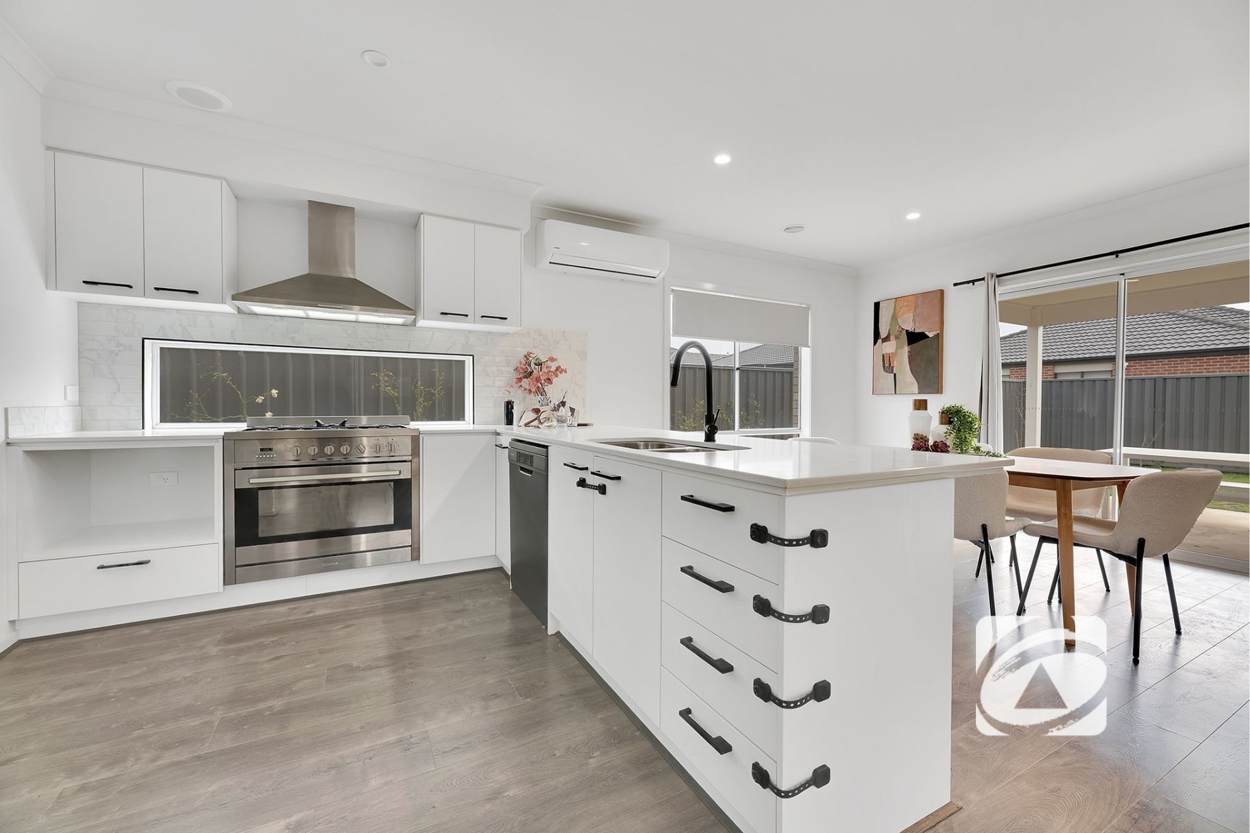 38 Carnelian Circuit, Clyde North VIC 3978, Clyde North - Thumbnail 7